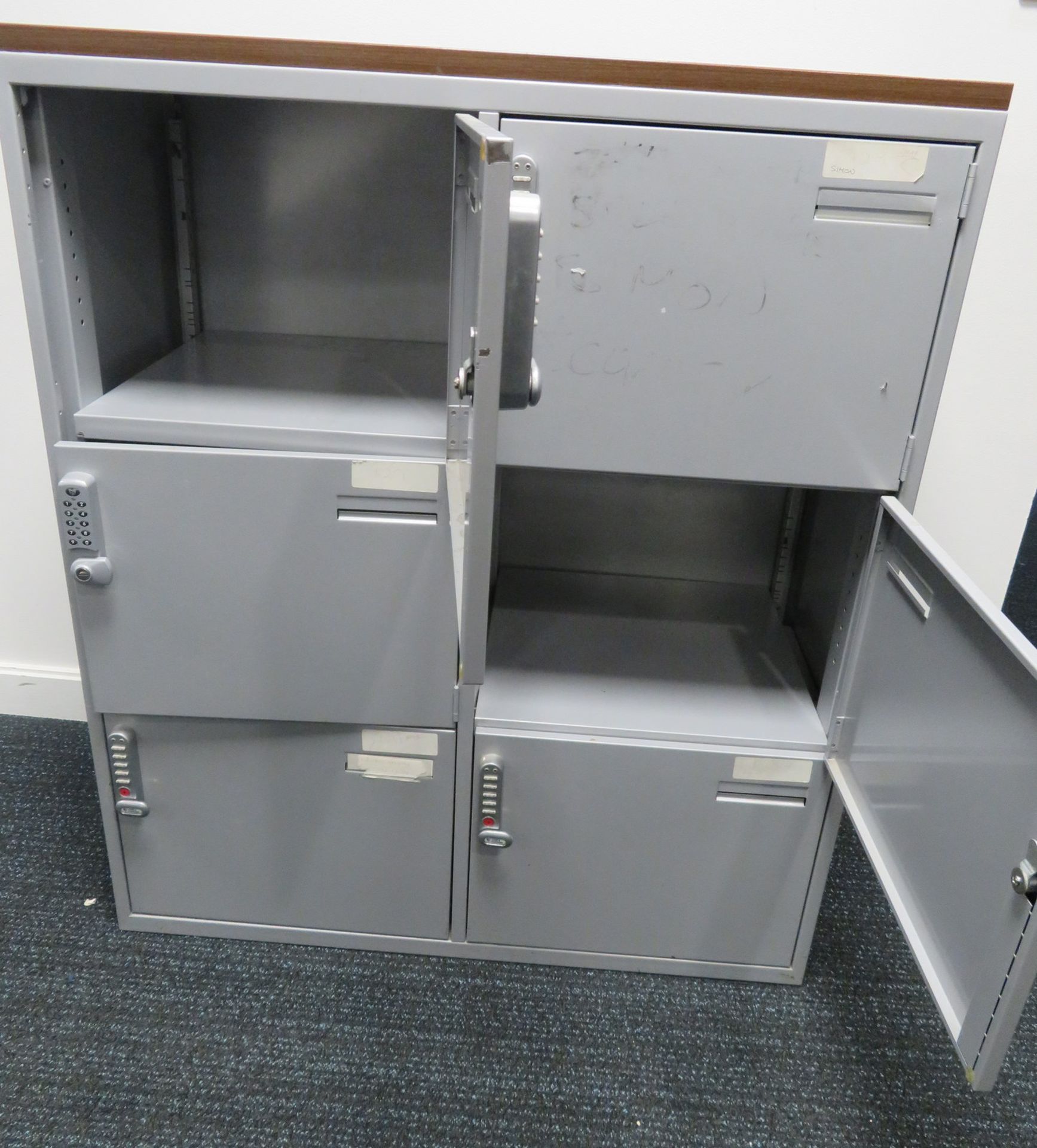 5x Bank Of 6 Lockers. This Is An Overview Picture And You Will Receive One In Similar Condition. - Image 5 of 6