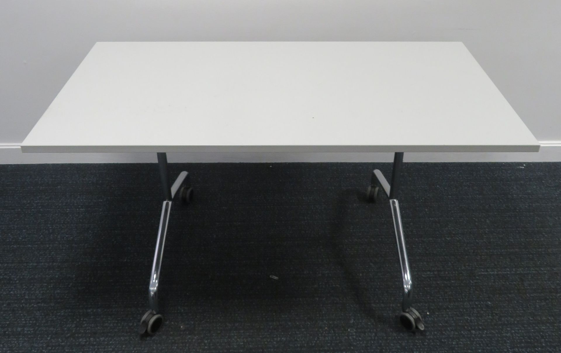 Grey Top Tiltable Office Desk. Dimensions: 1400x710x740mm (LxDxH) - Image 3 of 5