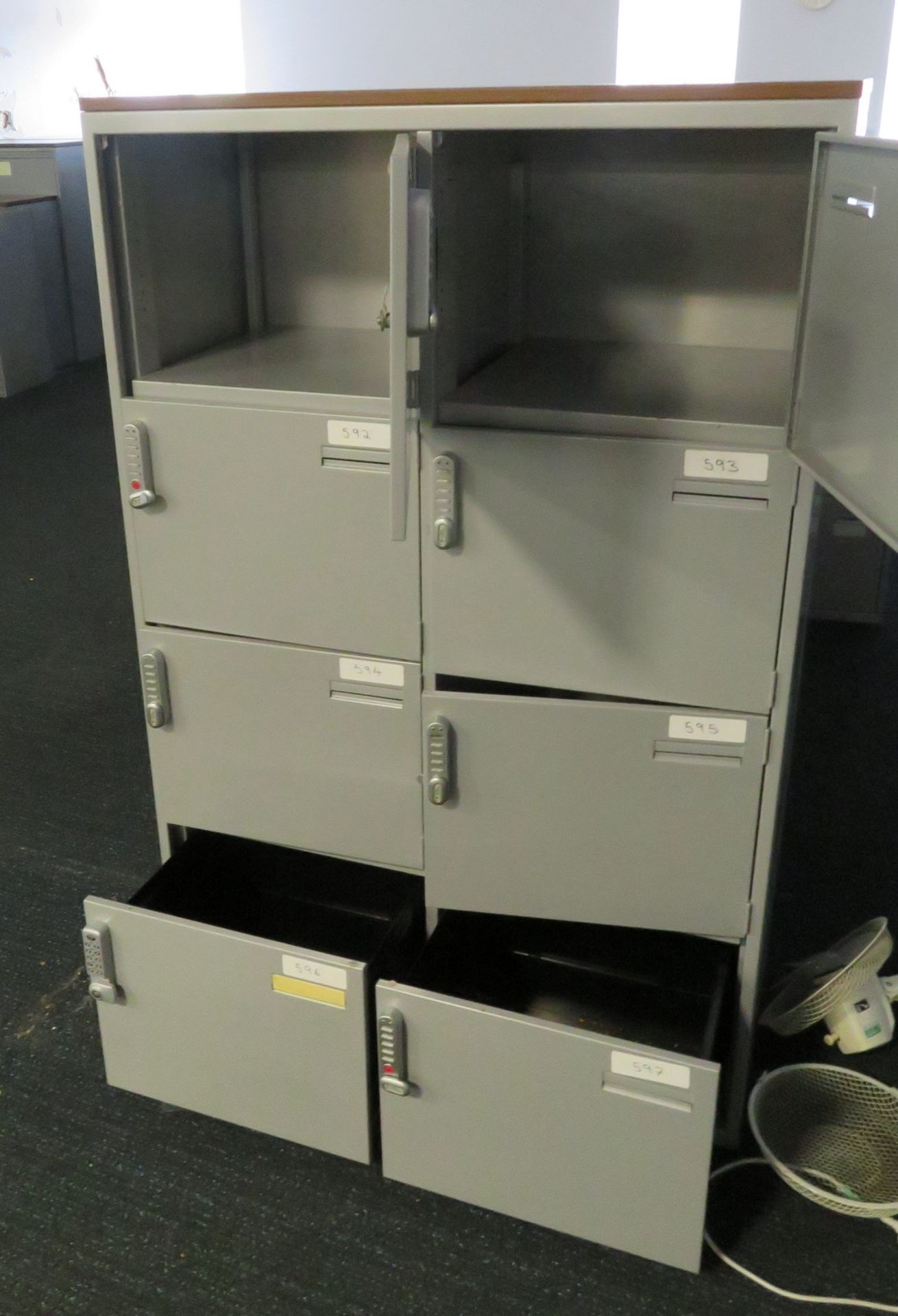 Bank Of 8 Lockers. This Is An Overview Picture And You Will Receive One In Similar Condition. - Image 2 of 3