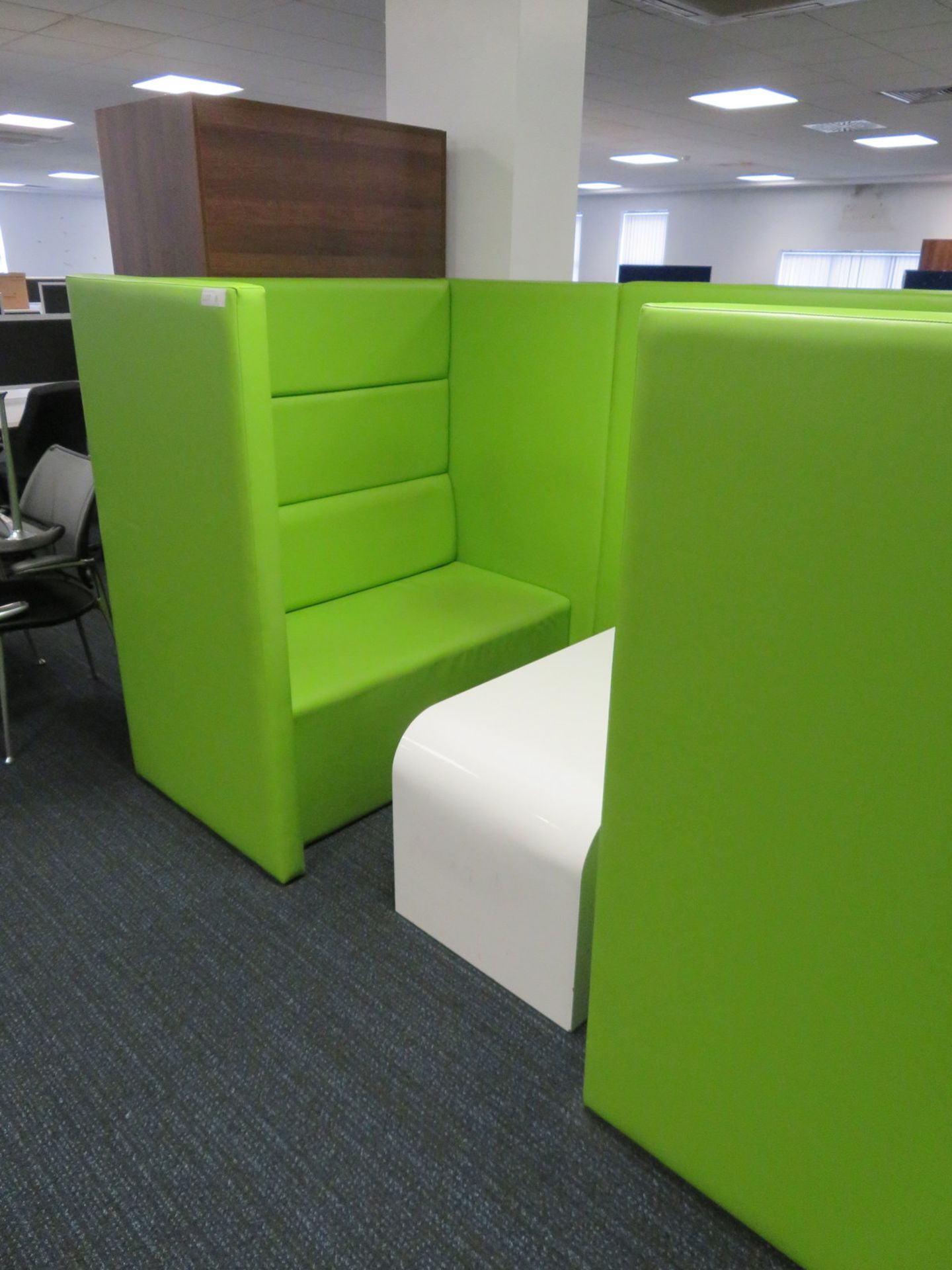 Padded Office Chill Out Pod/Booth And Table. - Image 4 of 4