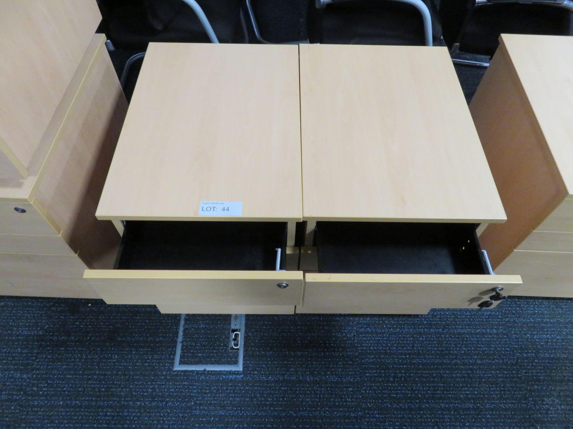 2x 3 Drawer Pedestal. Dimensions: 430x600x600mm (LxDxH) - Image 2 of 2