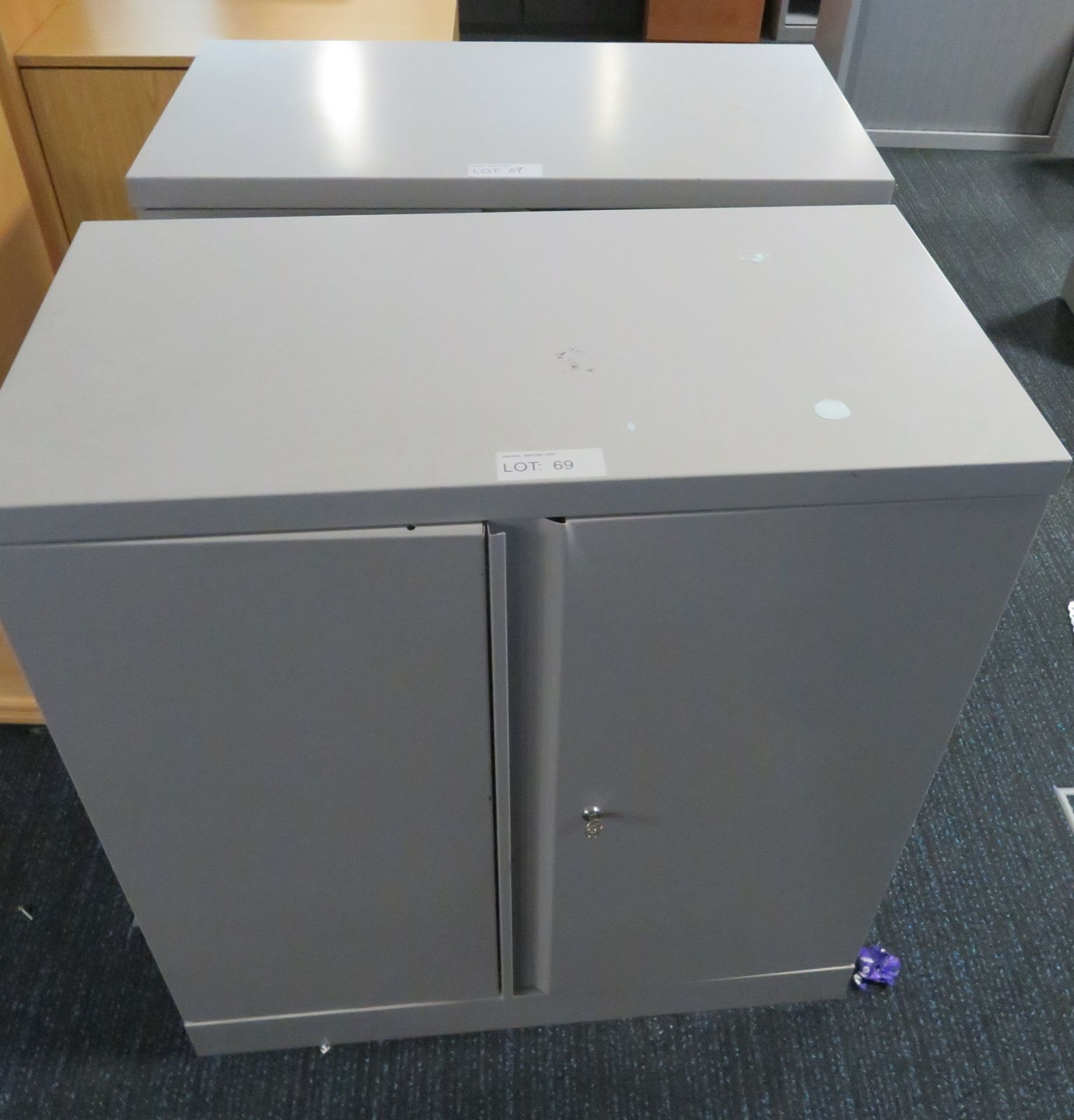 2x Metal Office Storage Cupboard. Dimensions: 920x480x1020mm (LxDxH)