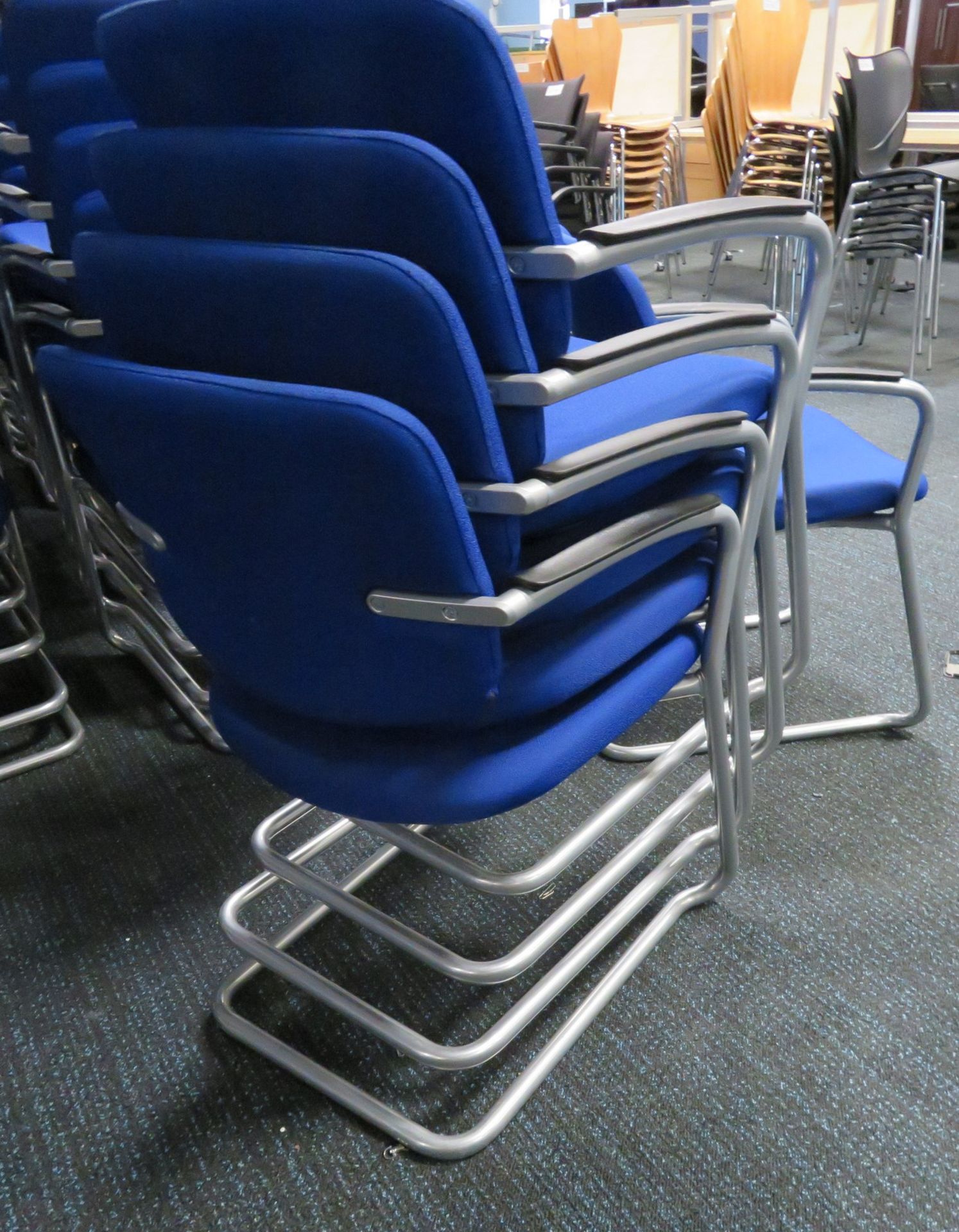 5x Blue Padded Office Chairs. - Image 3 of 3