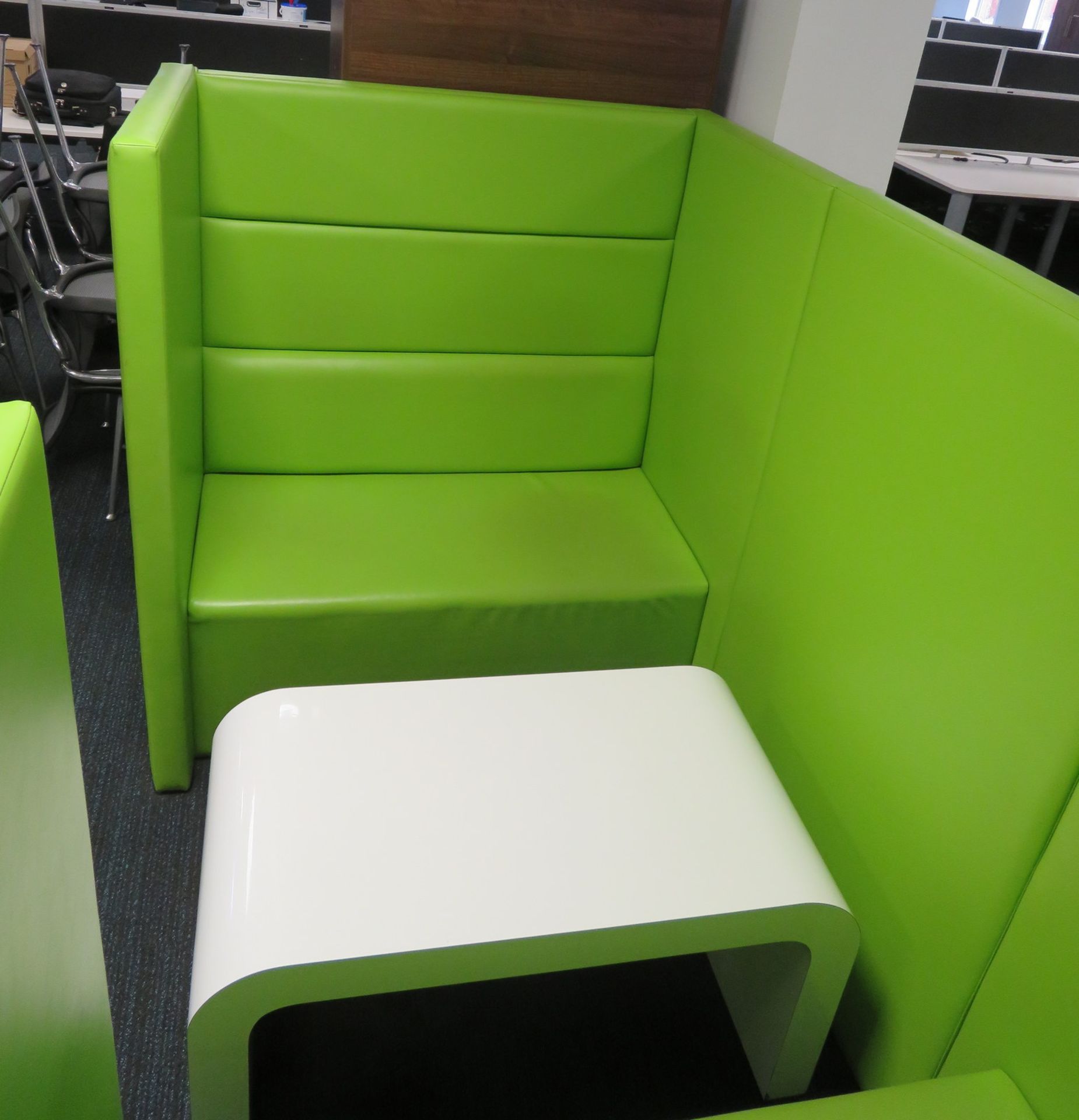 Padded Office Chill Out Pod/Booth And Table. - Image 2 of 4