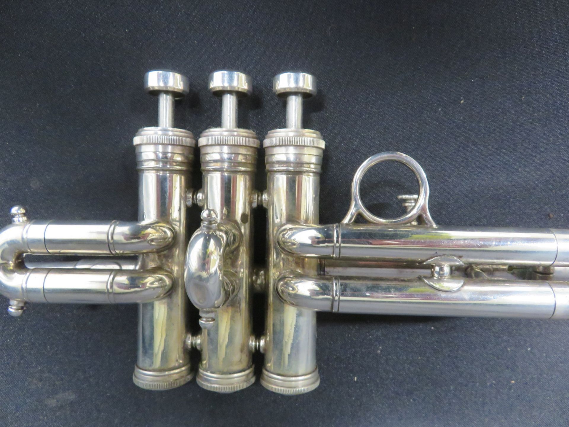 Boosey & Hawkes Imperial fanfare trumpet with case. Serial number: 705-670079. - Bild 9 aus 17