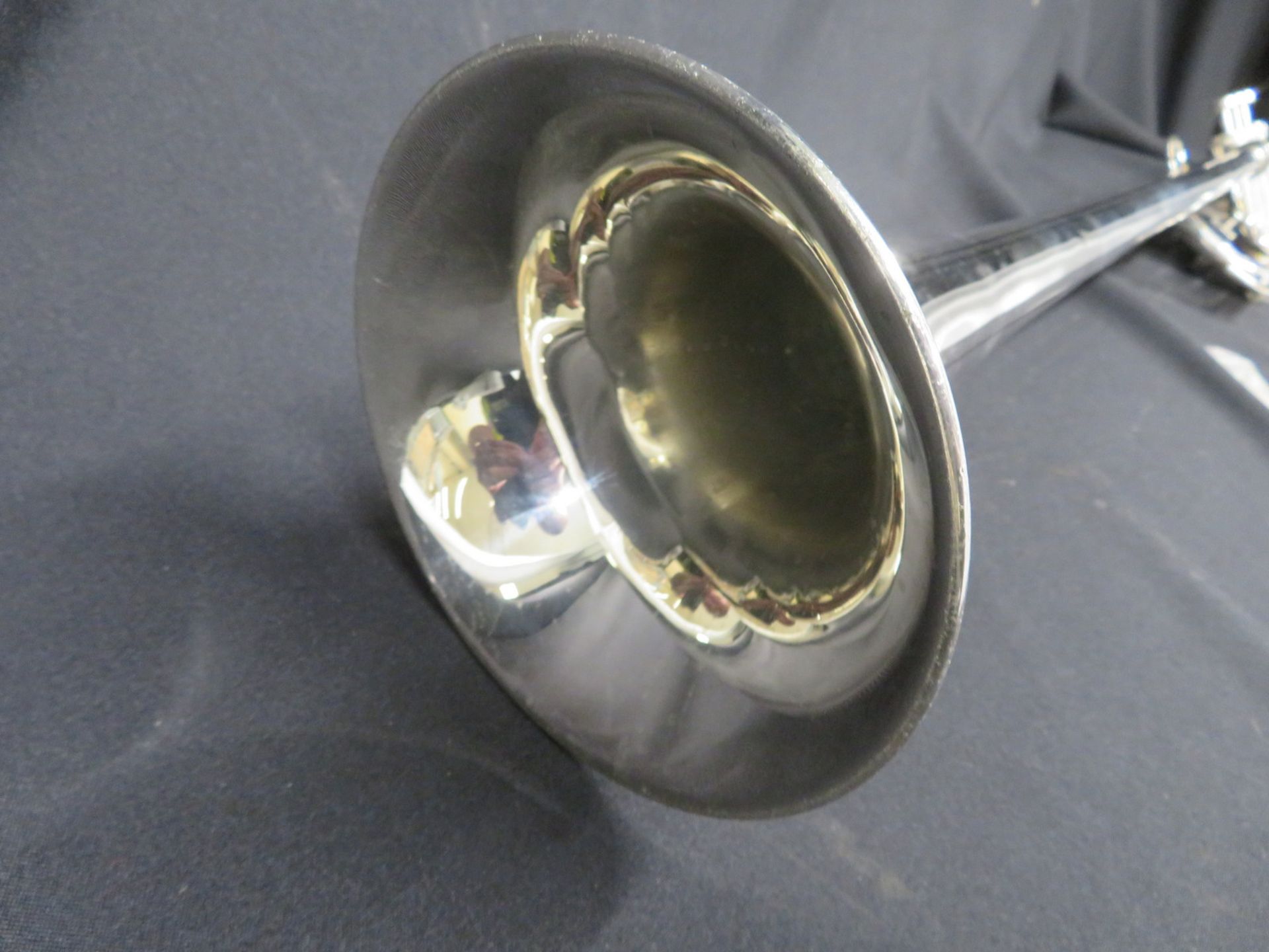 Boosey & Hawkes Besson 700 London tenor fanfare trumpet with case. Serial number: 707-740320. - Bild 11 aus 19