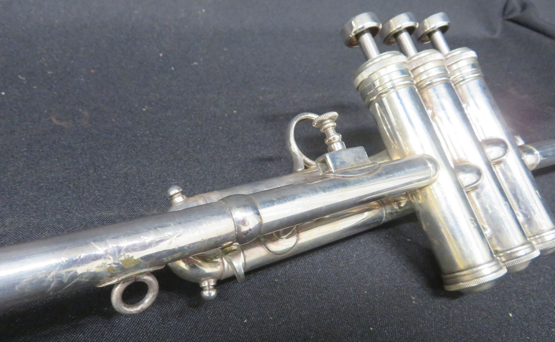 Boosey & Hawkes Imperial fanfare trumpet with case. Serial number: 705-670079. - Bild 7 aus 17