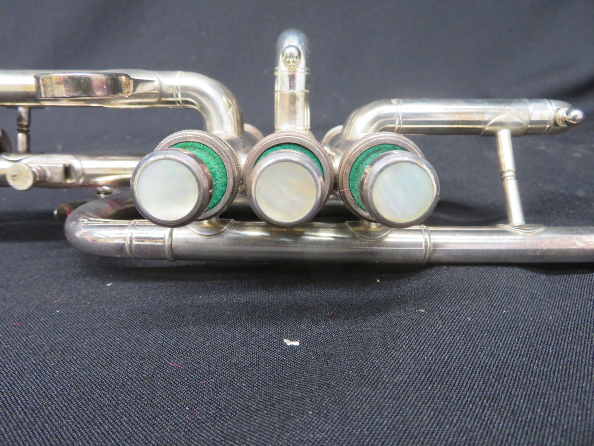 Boosey & Hawkes Imperial fanfare trumpet with case. Serial number: LP. 399555. - Bild 9 aus 19