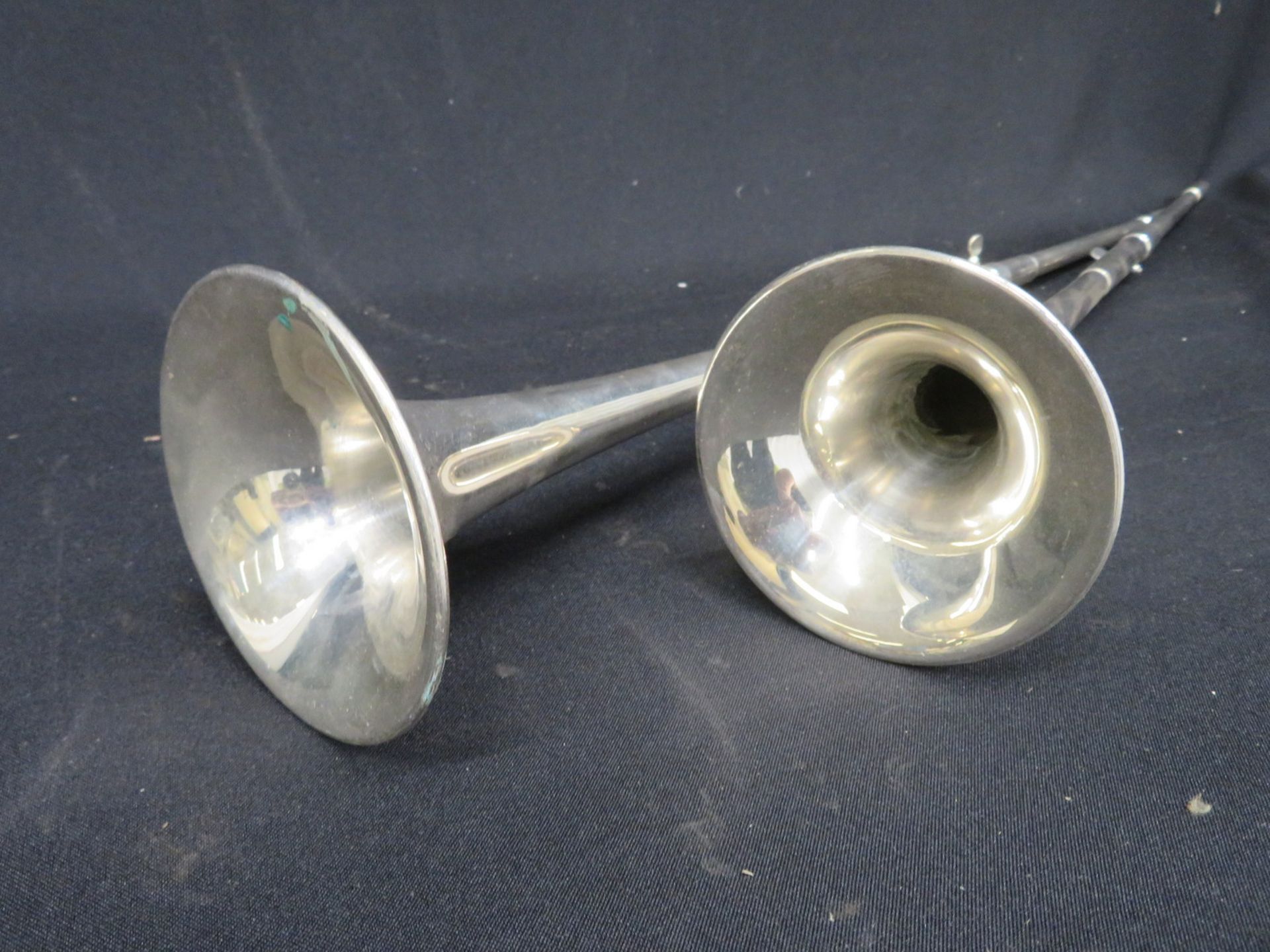 2x Unbranded fanfare trumpet horns. - Bild 5 aus 6