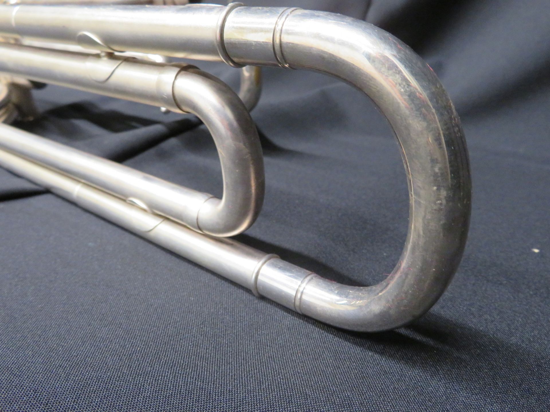 Boosey & Hawkes Imperial bass fanfare trumpet with case. Serial number: 632450. - Bild 5 aus 17