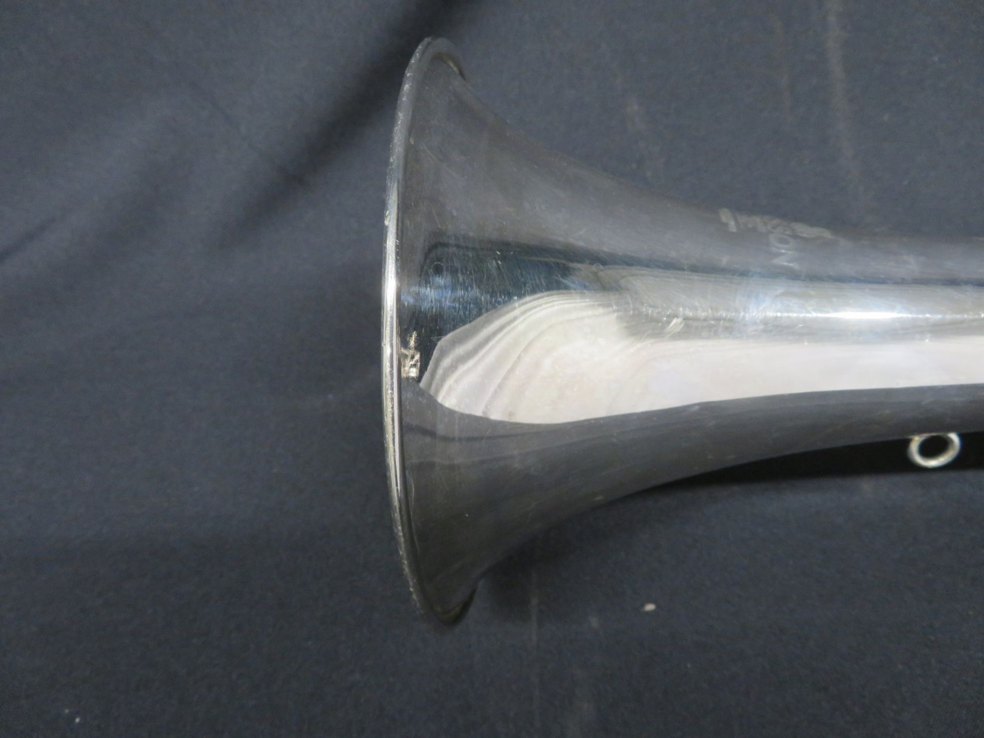 Boosey & Hawkes Besson 700 London tenor fanfare trumpet with case. Serial number: 707-740320. - Bild 10 aus 19