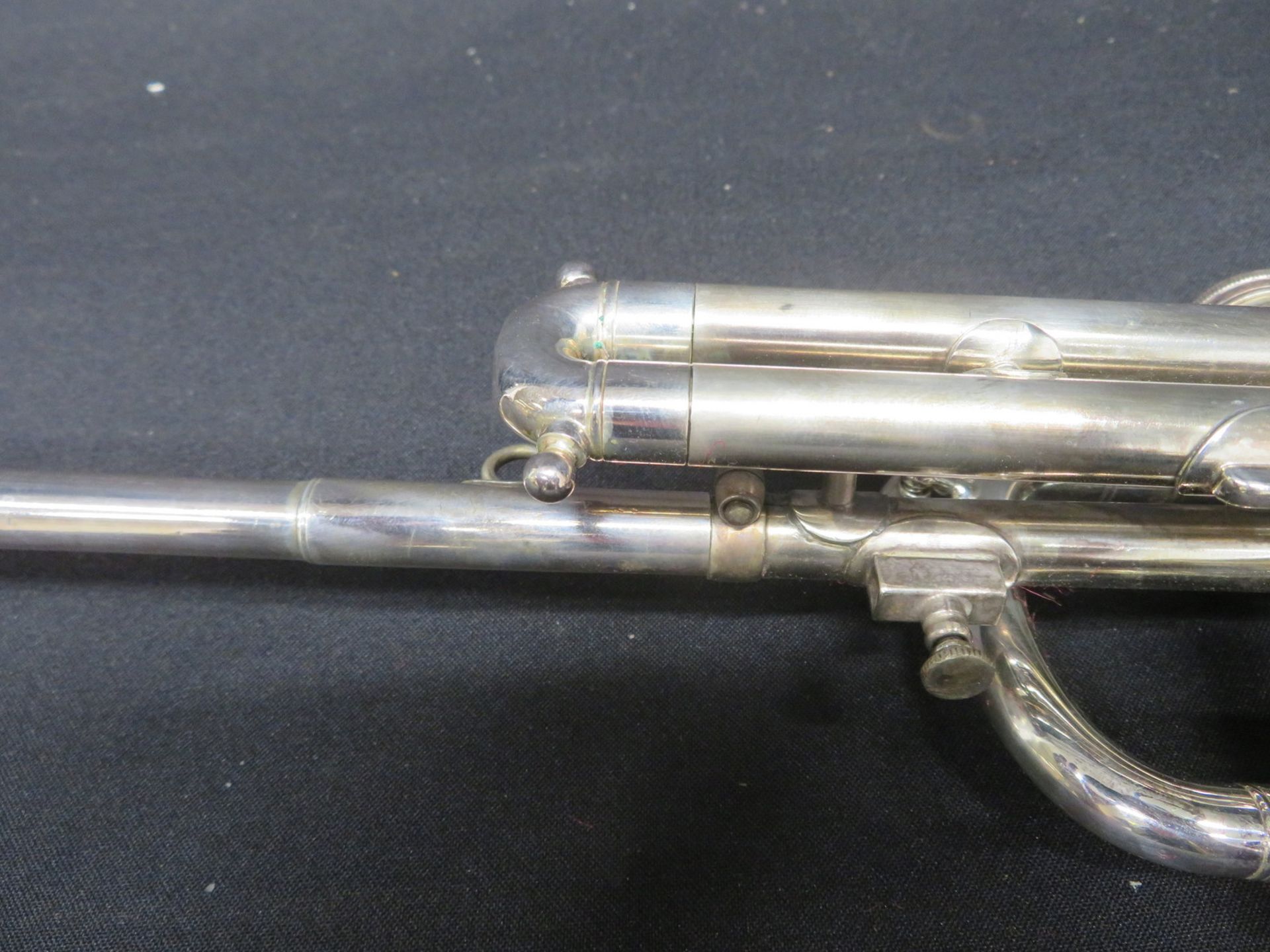 Boosey & Hawkes Imperial fanfare trumpet with case. Serial number: LP. 399555. - Bild 12 aus 19