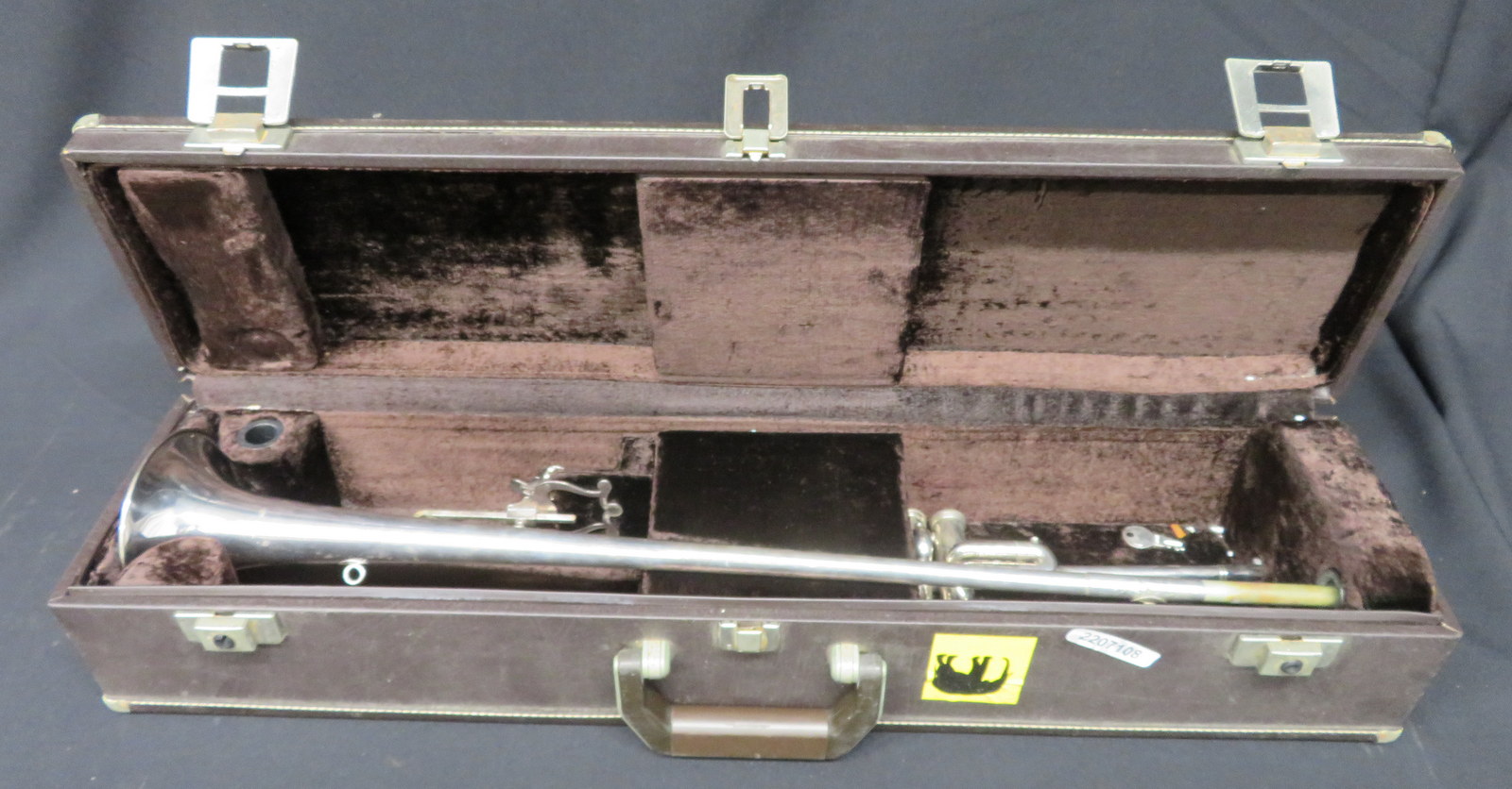 Boosey & Hawkes Imperial fanfare trumpet with case. Serial number: 705-670079.