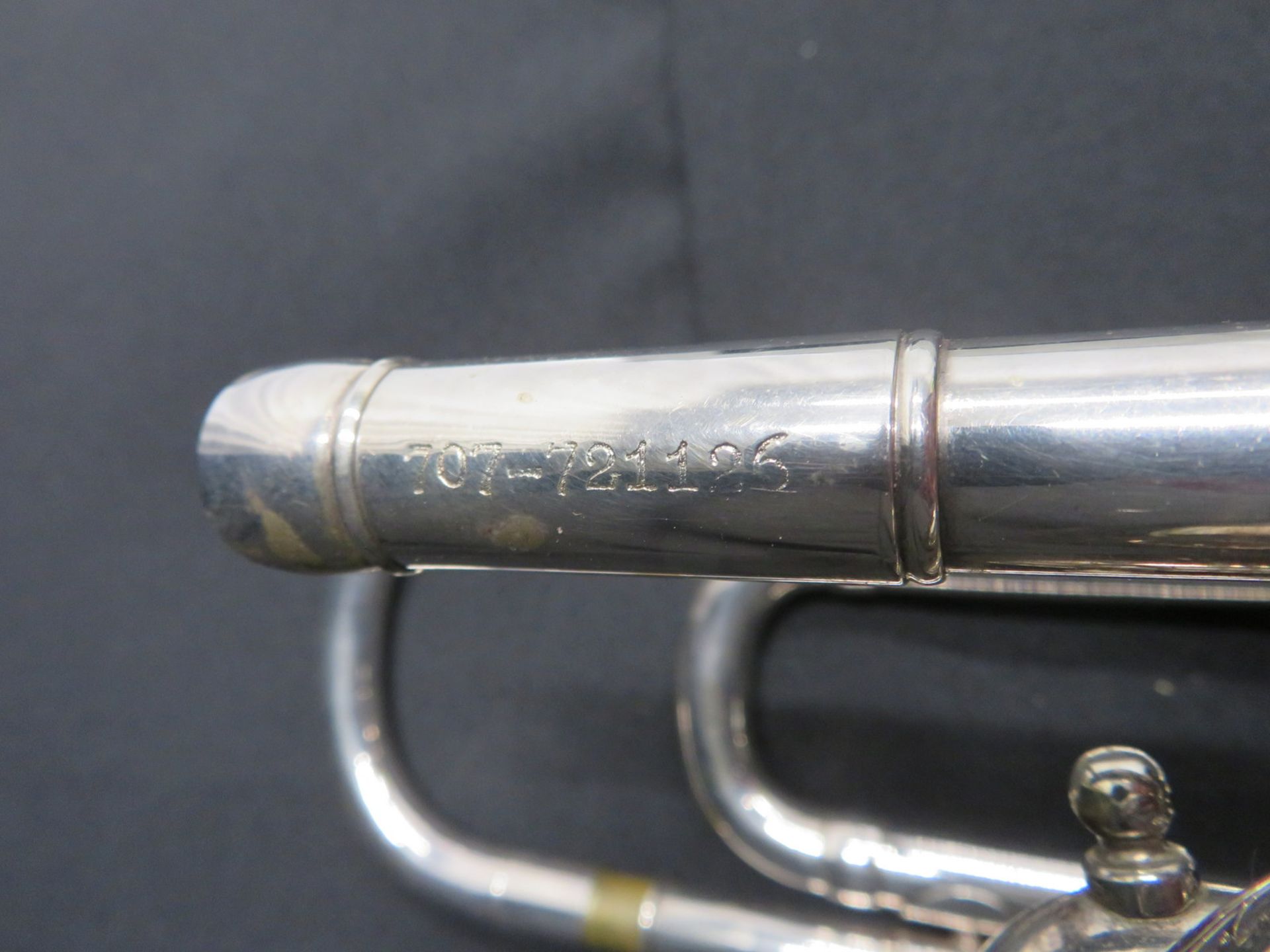 Boosey & Hawkes Besson 700 London tenor fanfare trumpet with case. Serial number: 707-721126. - Bild 13 aus 18