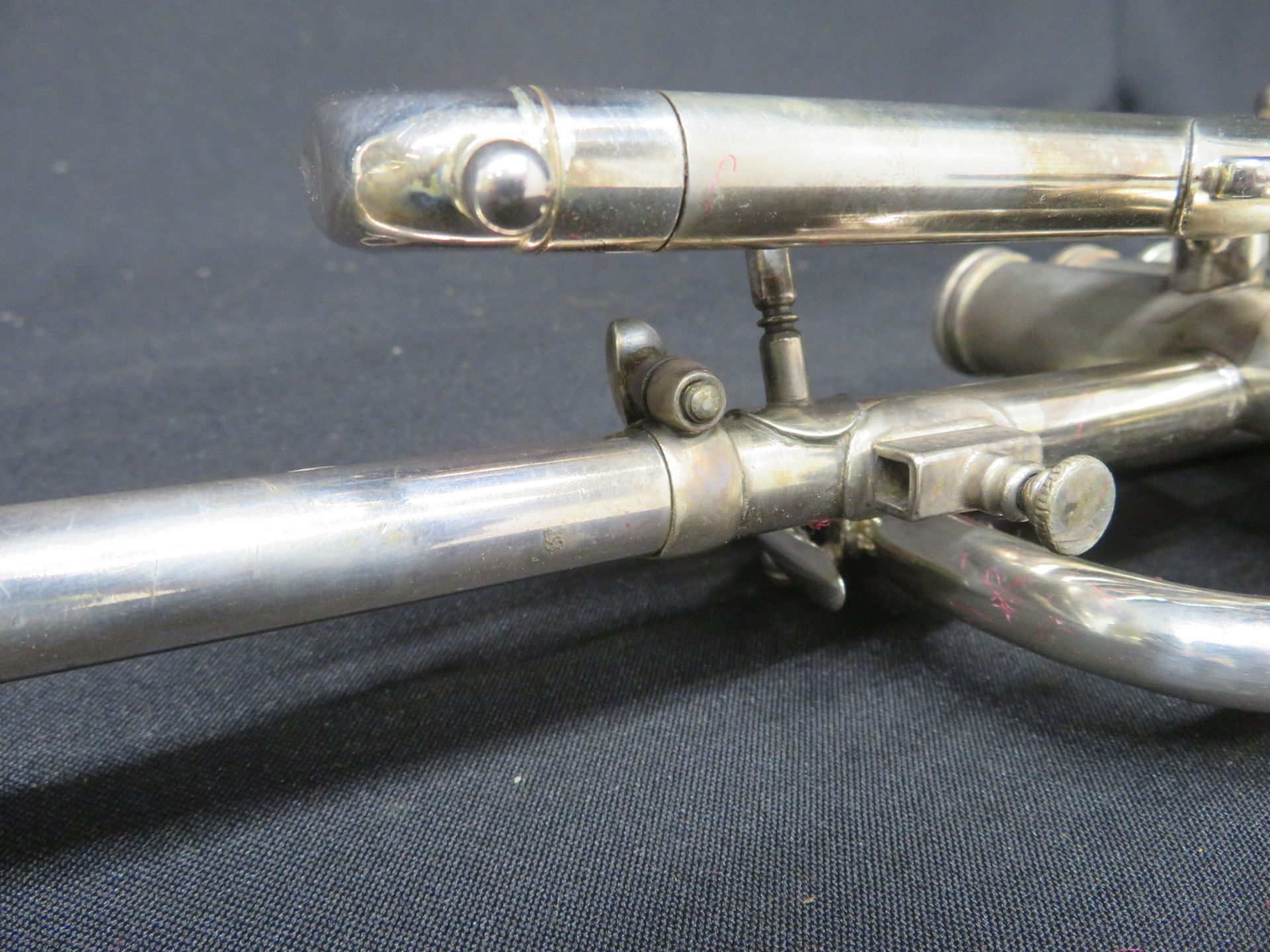 Boosey & Hawkes Imperial fanfare trumpet with case. Serial number: LP. 399555. - Bild 11 aus 19