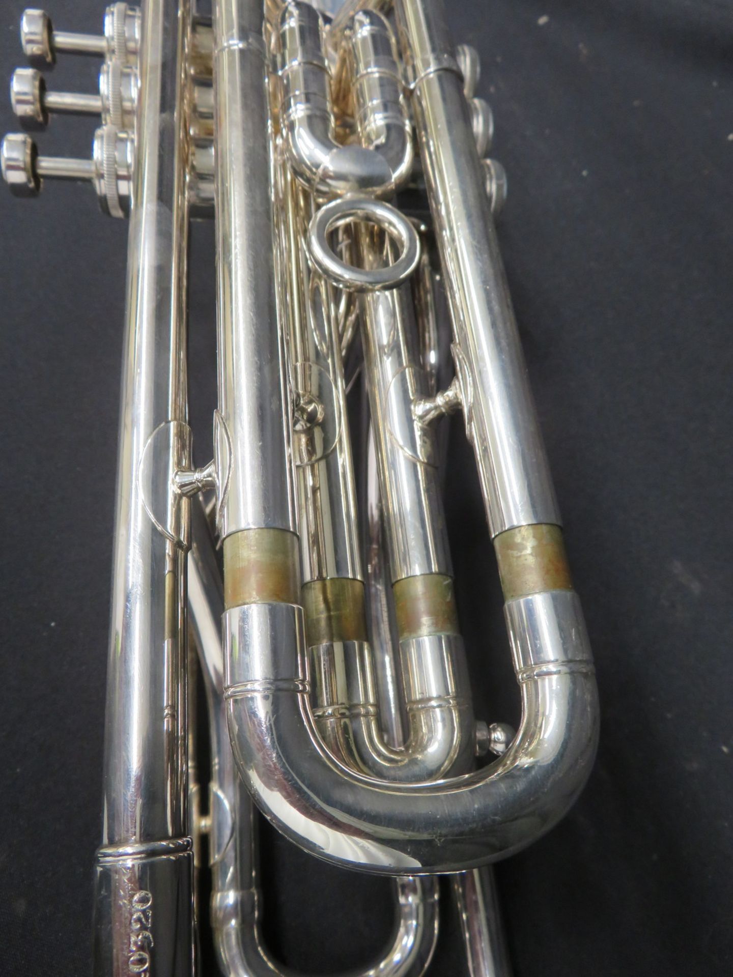 Boosey & Hawkes Besson 700 London tenor fanfare trumpet with case. Serial number: 707-740320. - Bild 15 aus 19