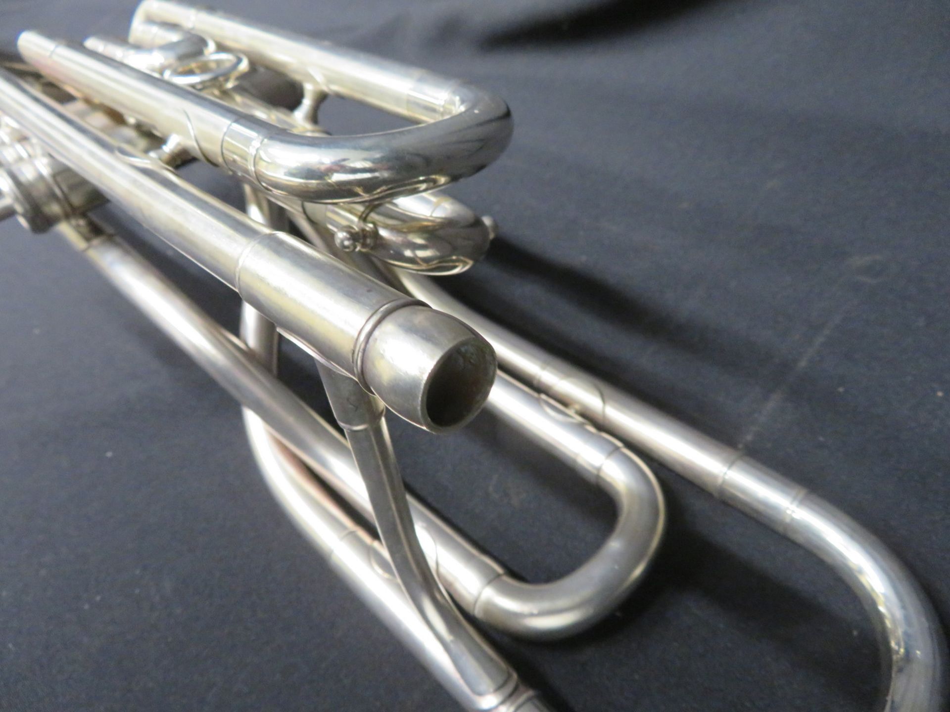 Boosey & Hawkes Imperial tenor fanfare trumpet with case. Serial number: 524098. - Bild 15 aus 20