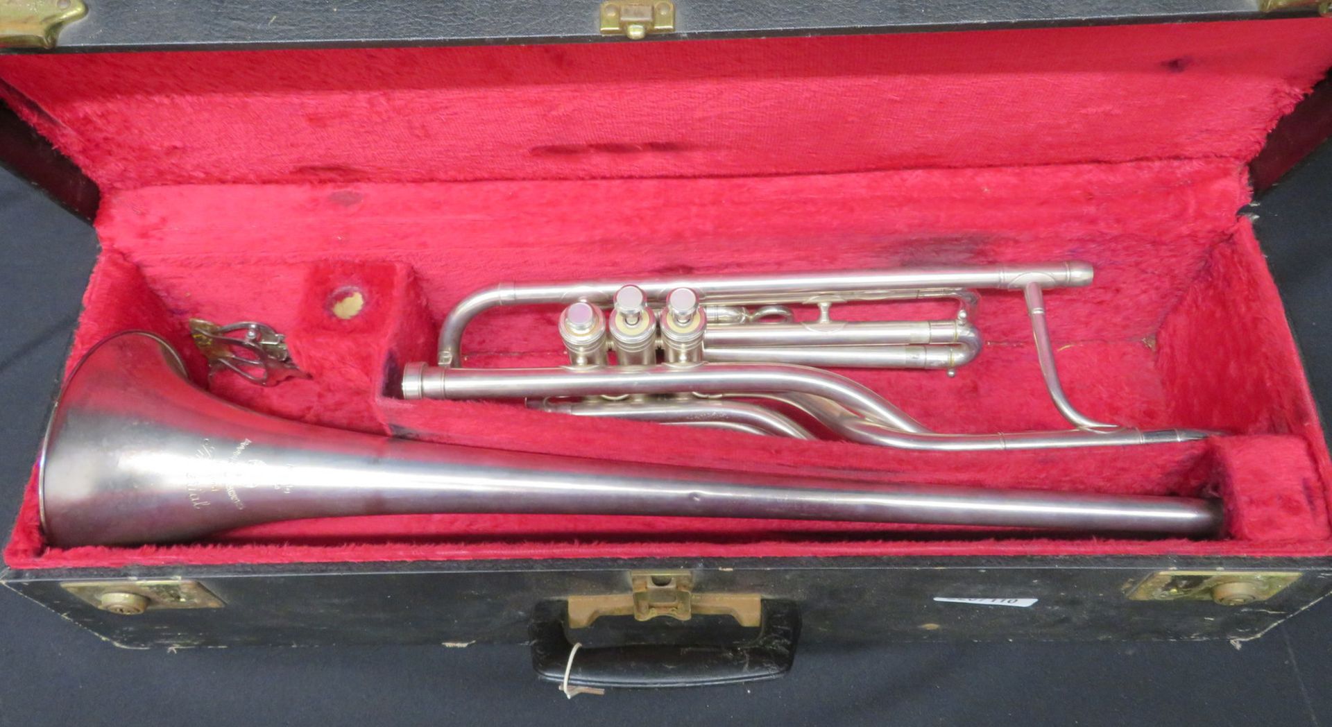 Boosey & Hawkes Imperial tenor fanfare trumpet with case. Serial number: 524098. - Bild 2 aus 20