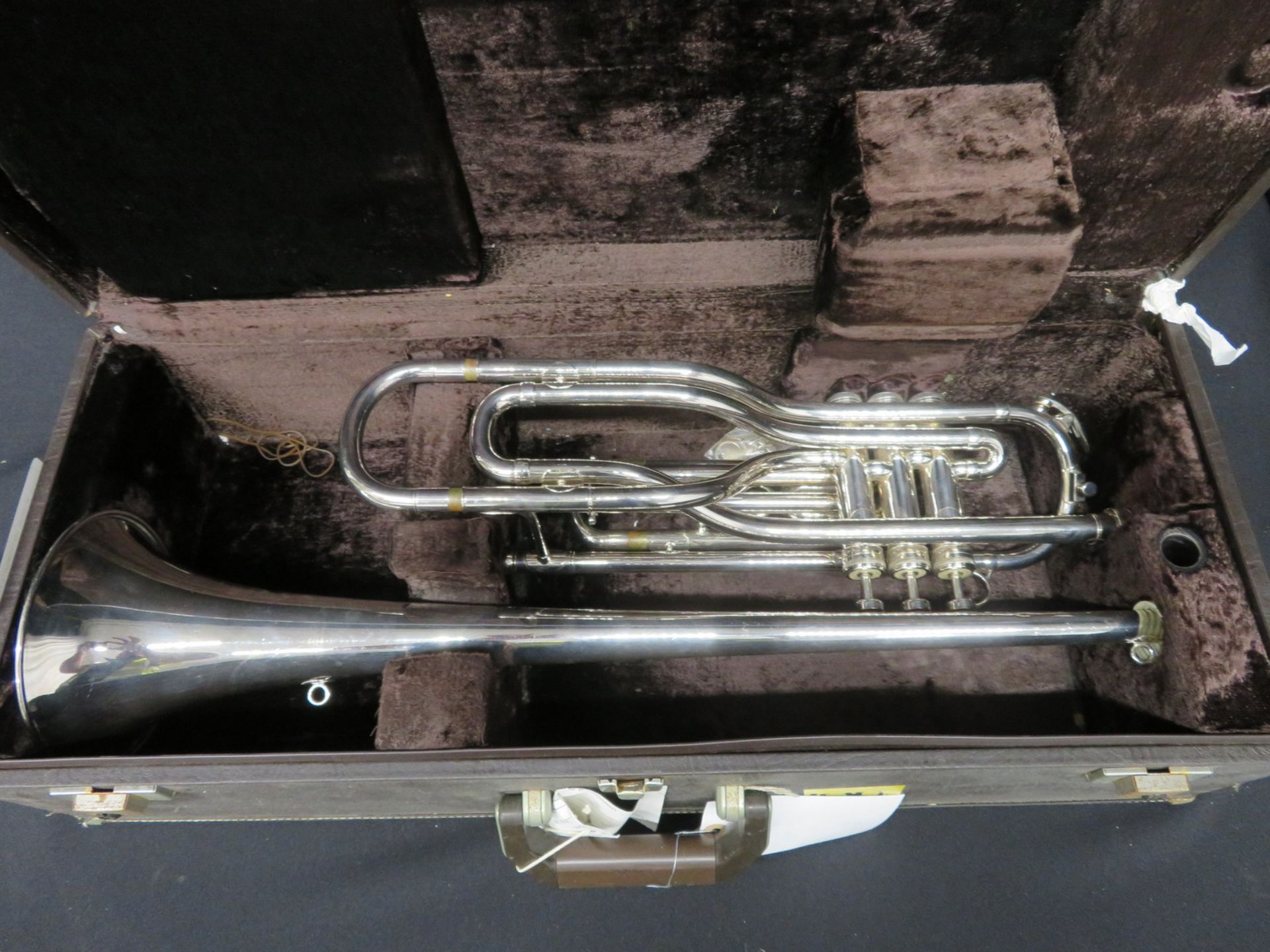 Boosey & Hawkes Besson 700 London tenor fanfare trumpet with case. Serial number: 707-740320. - Bild 2 aus 19