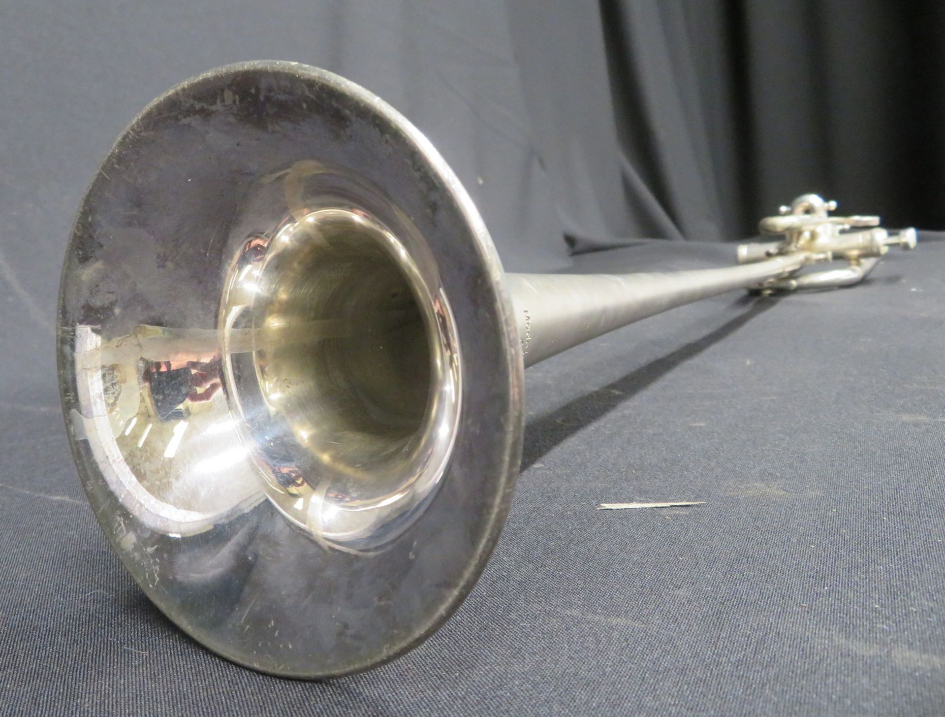 Boosey & Hawkes Imperial fanfare trumpet with case. Serial number: 622077. - Image 14 of 19