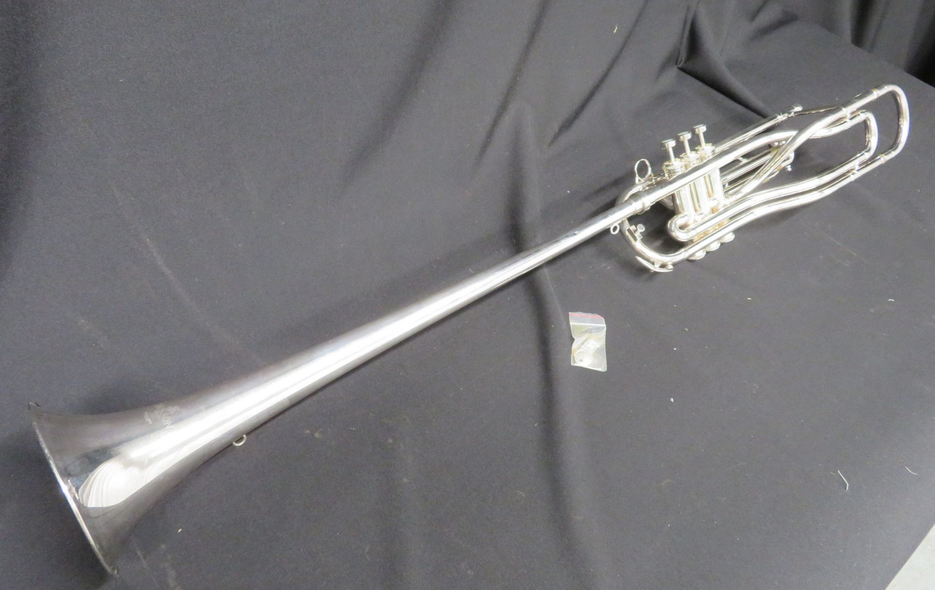 Boosey & Hawkes Besson 700 London tenor fanfare trumpet with case. Serial number: 707-740320. - Bild 4 aus 19