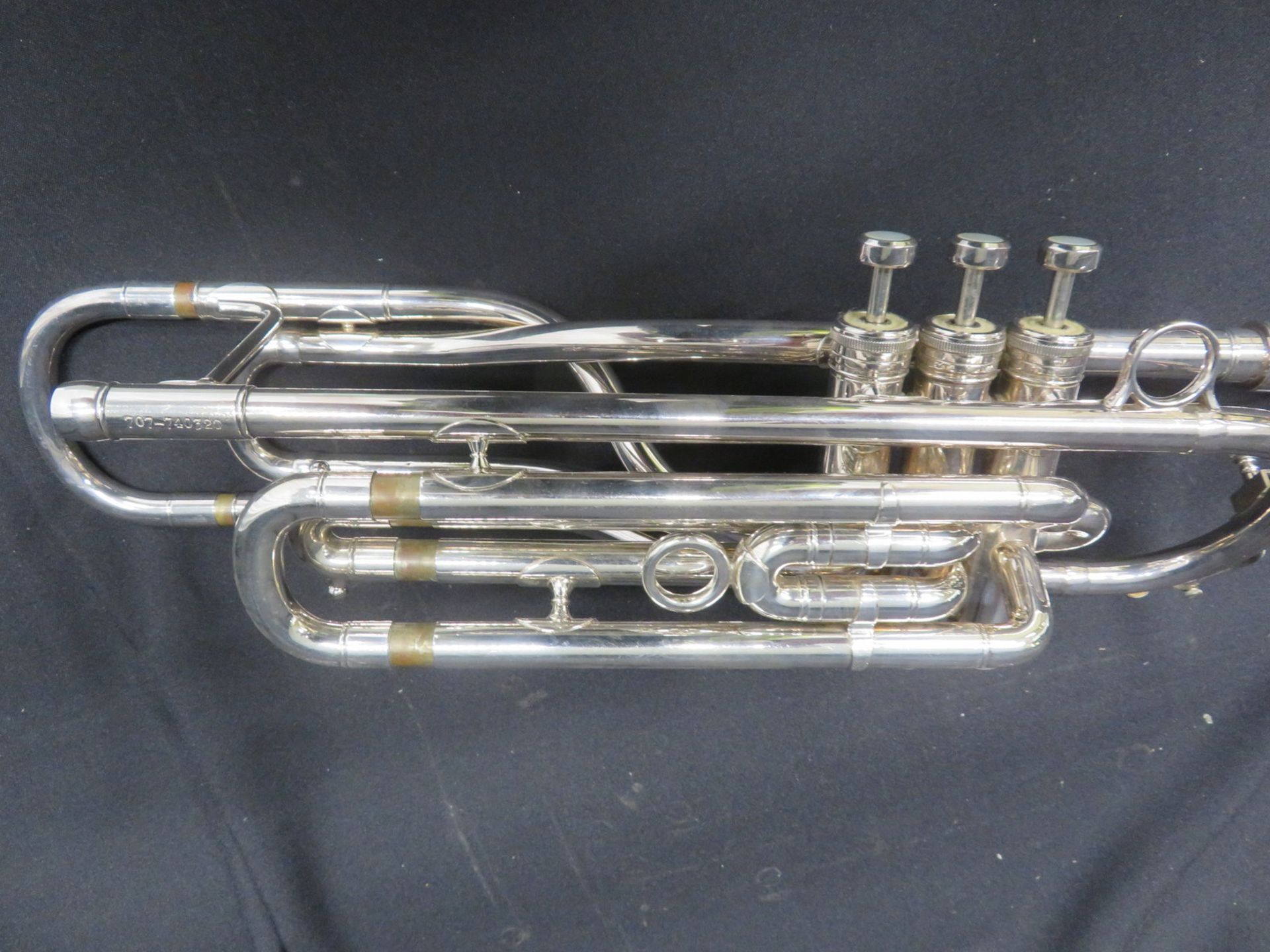 Boosey & Hawkes Besson 700 London tenor fanfare trumpet with case. Serial number: 707-740320. - Bild 13 aus 19