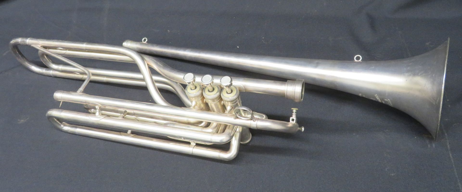 Boosey & Hawkes Imperial bass fanfare trumpet with case. Serial number: 632450. - Bild 15 aus 17