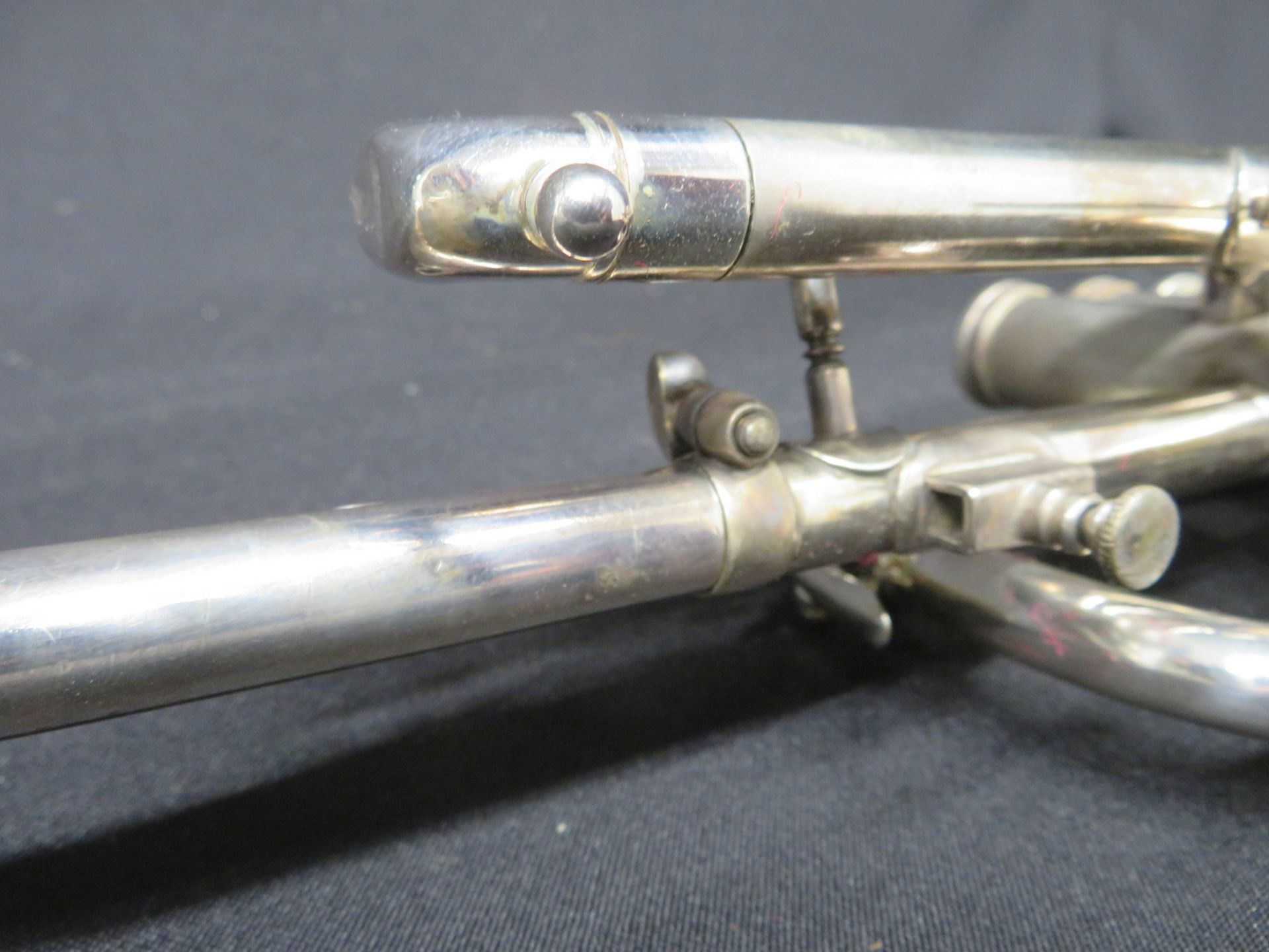 Boosey & Hawkes Imperial fanfare trumpet with case. Serial number: LP. 399555. - Bild 13 aus 19