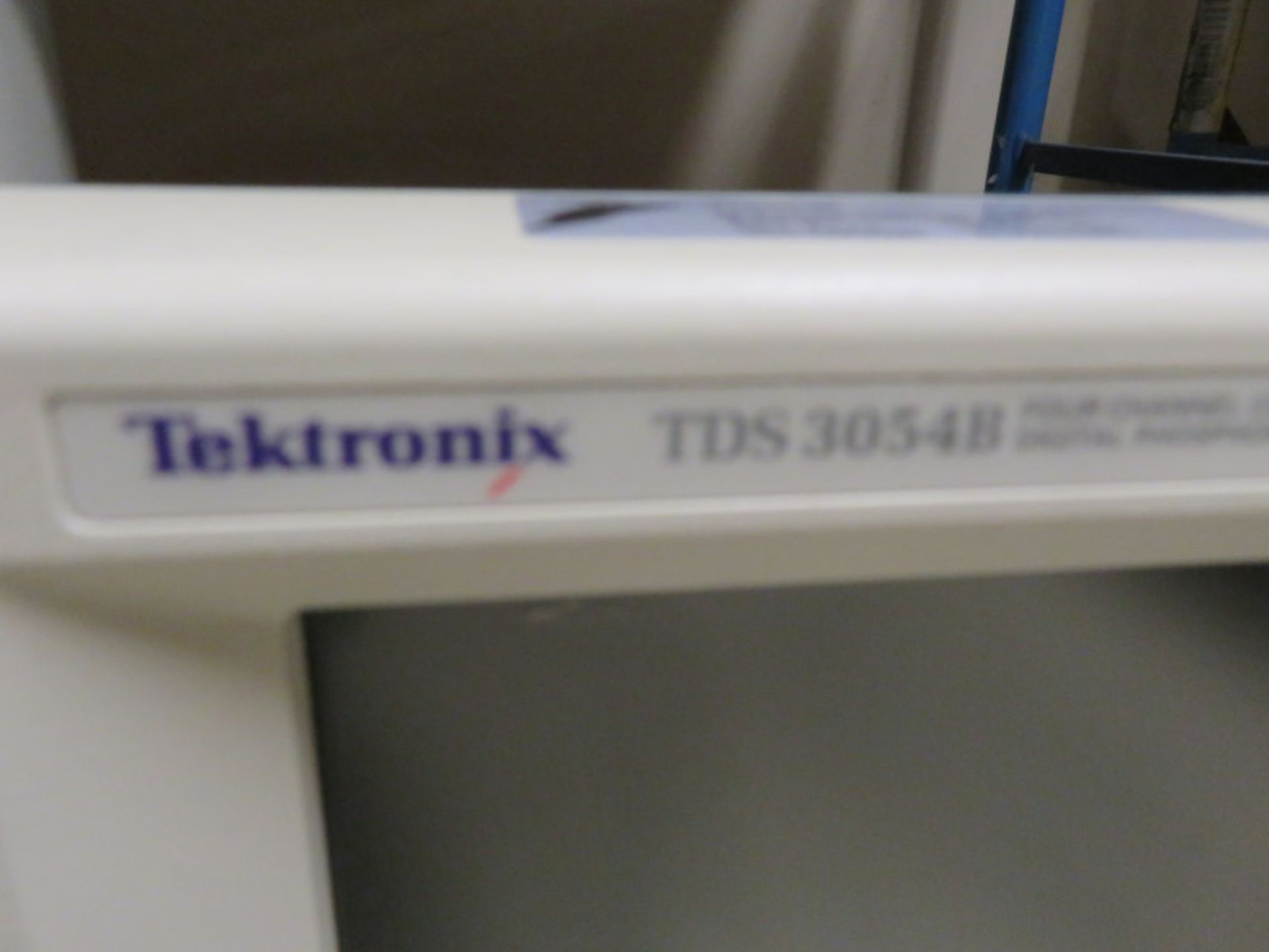 Tektronix TDS 3054B Four Channel Color Digital Phosphor Oscilloscope 500MHz 5GS/s (No Powe - Image 2 of 4