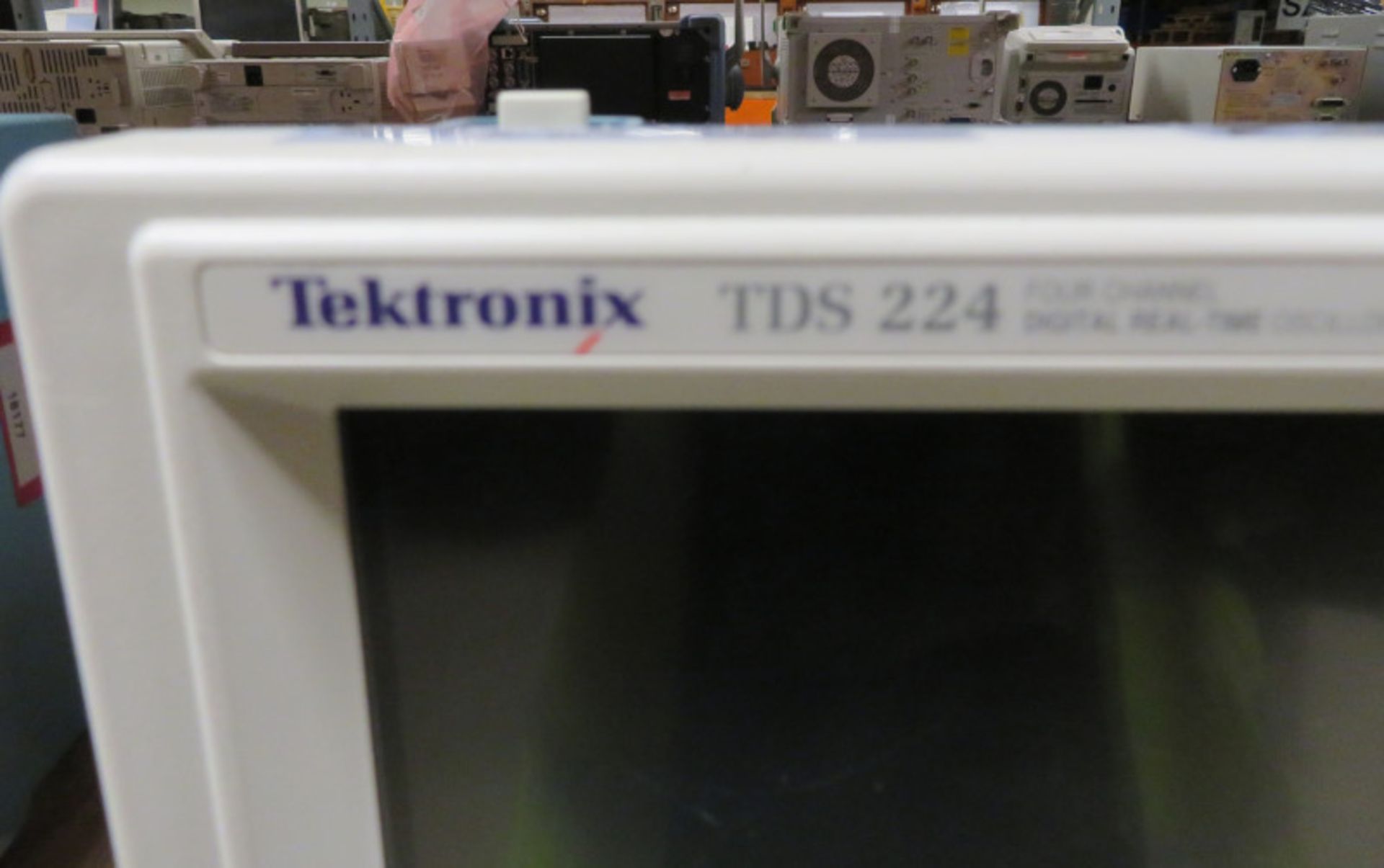 Tektronix TDS 224 Four Channel Digital Real Time Oscilloscope - 100MHz 1GS/s (No Power Cab - Image 2 of 3