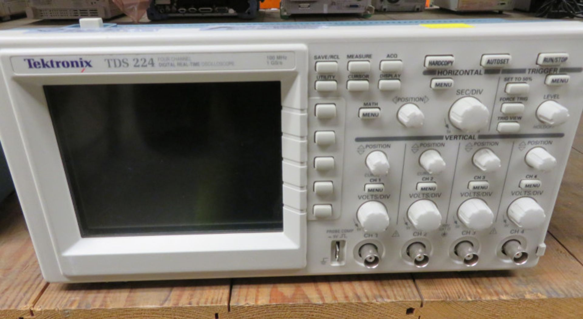 Tektronix TDS 224 Four Channel Digital Real Time Oscilloscope - 100MHz 1GS/s (No Power Cab