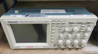 Tektronix TDS 224 Four Channel Digital Real Time Oscilloscope 100MHz 1GS/s (No Power Cable