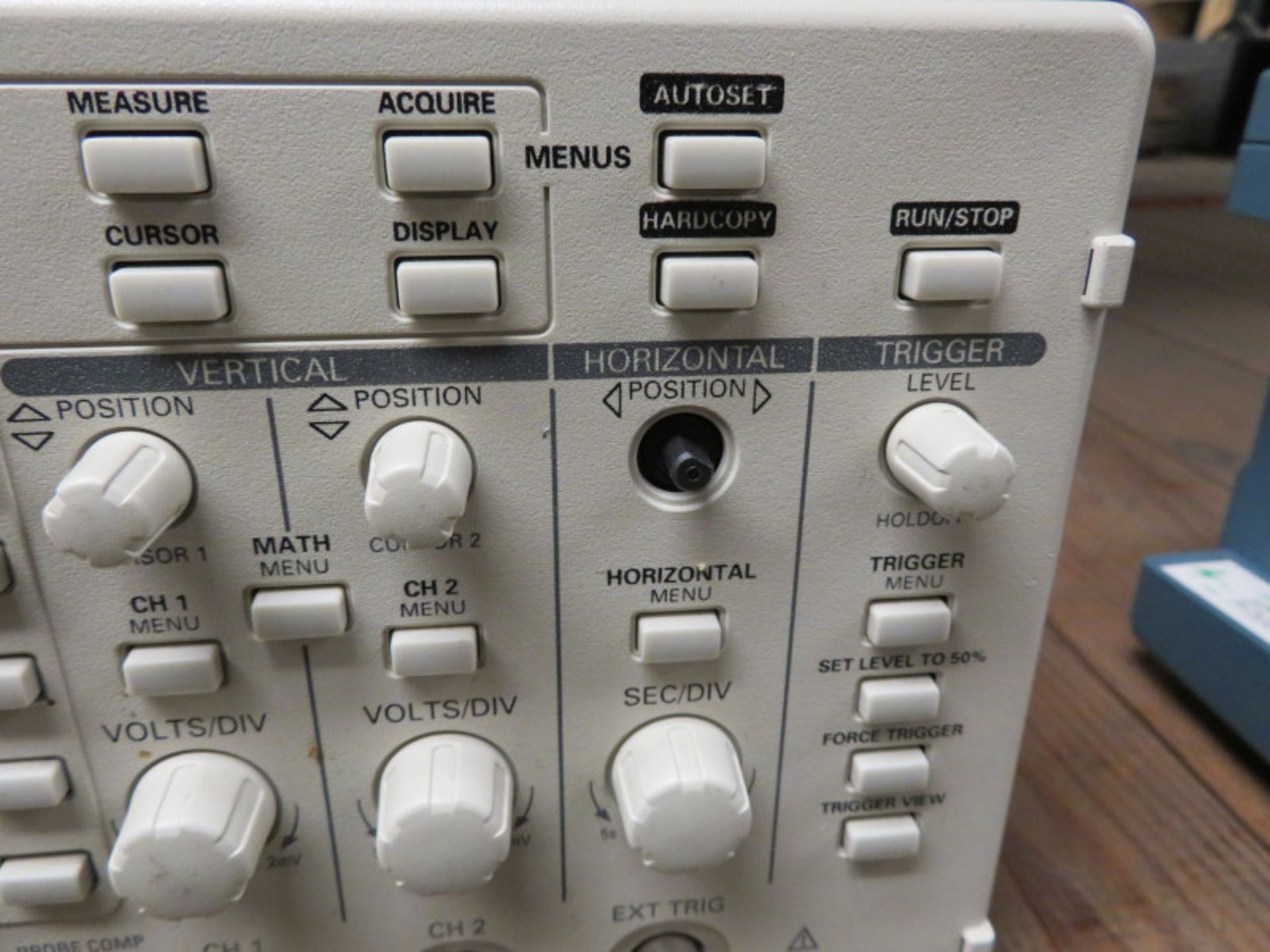 Tektronix TDS 210 Two Channel Digital Real Time Oscilloscope - 60MHz 1GS/s (No Power Cable - Image 2 of 4