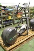 Precor EFX 556 Cross Trainer