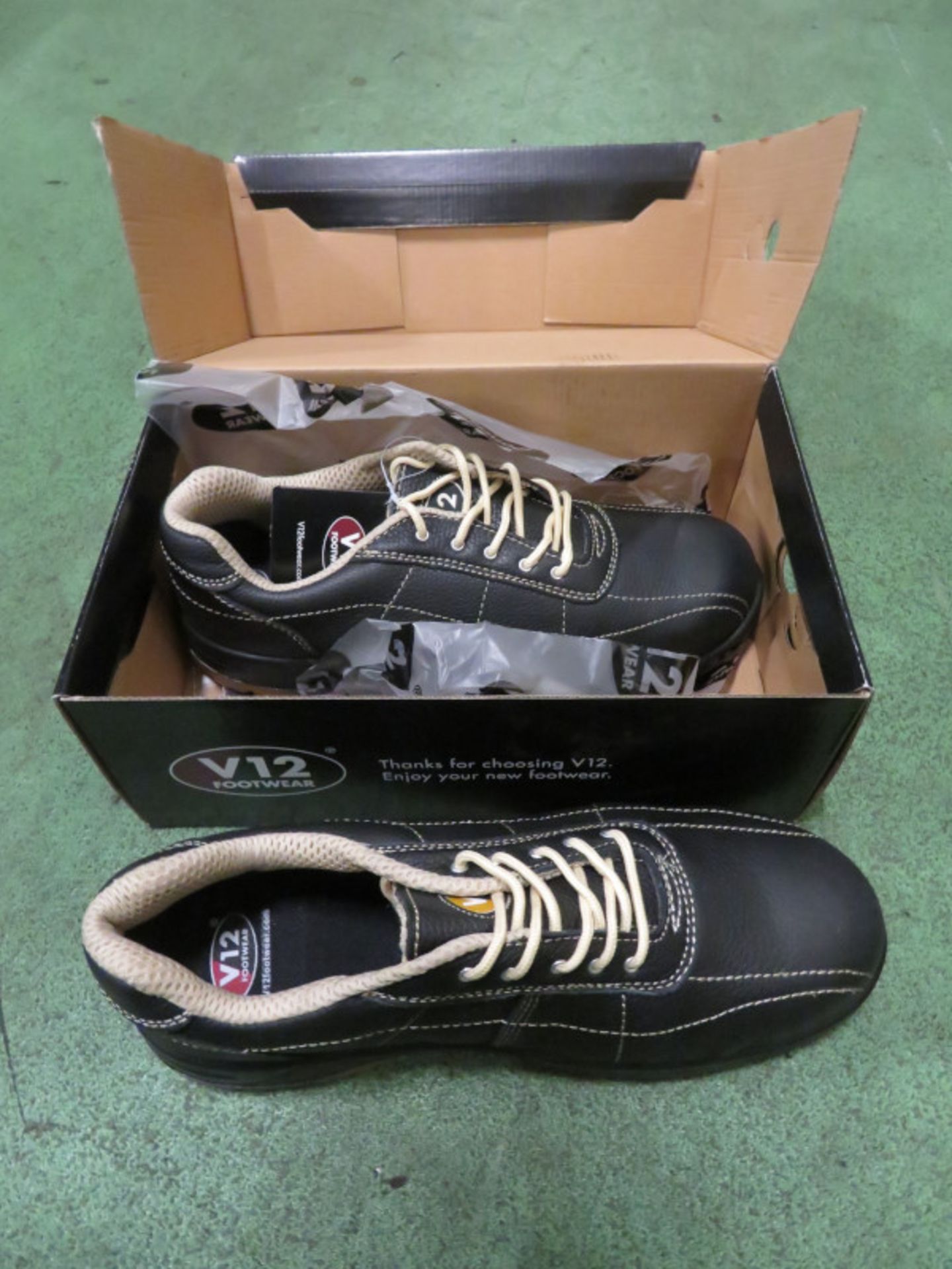 V12 Footwear safety shoe VR660 plumber - 11UK 46euro - Image 2 of 2