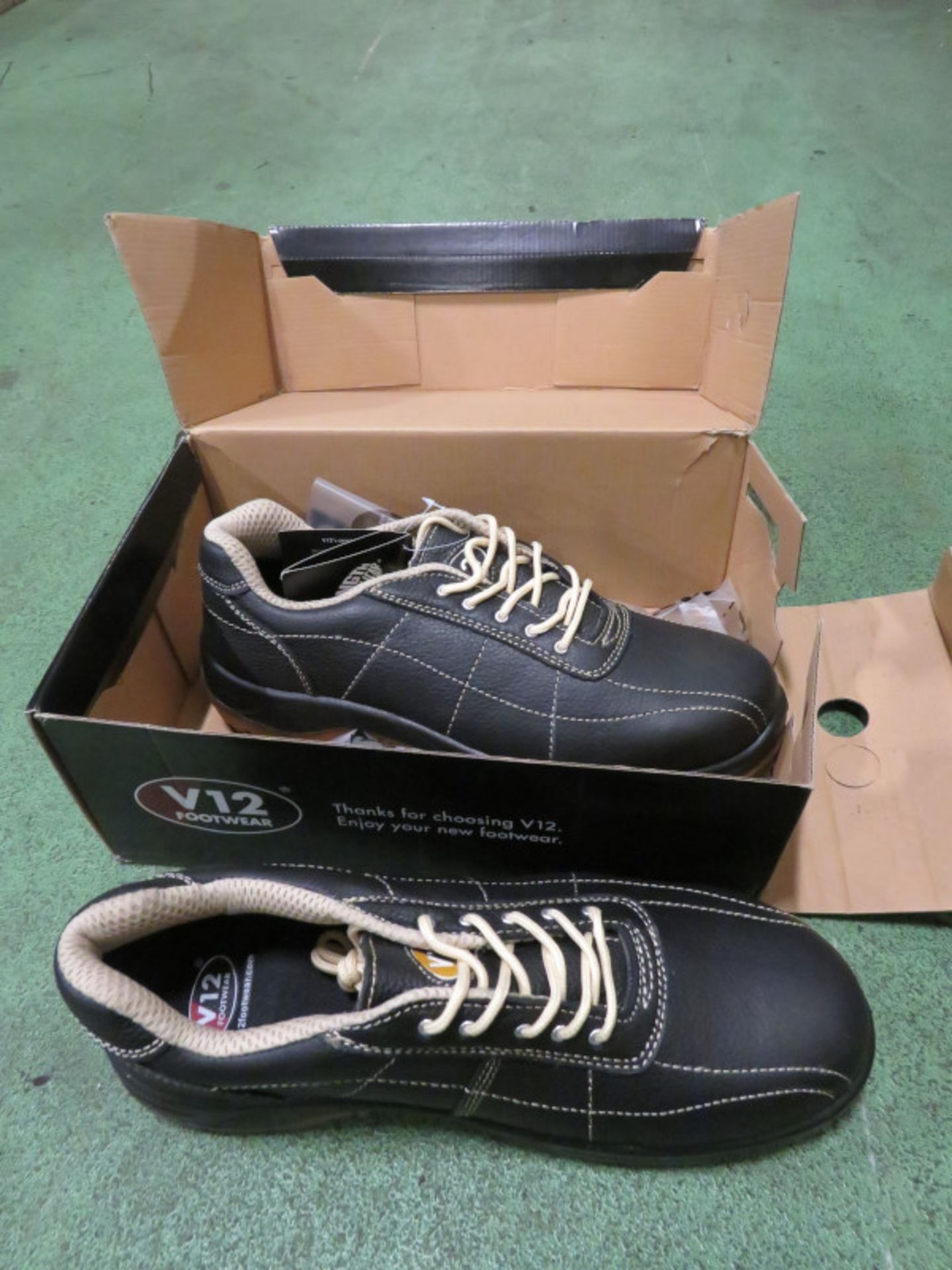 V12 Footwear safety shoe VR660 plumber - 11UK 46euro - Image 2 of 2
