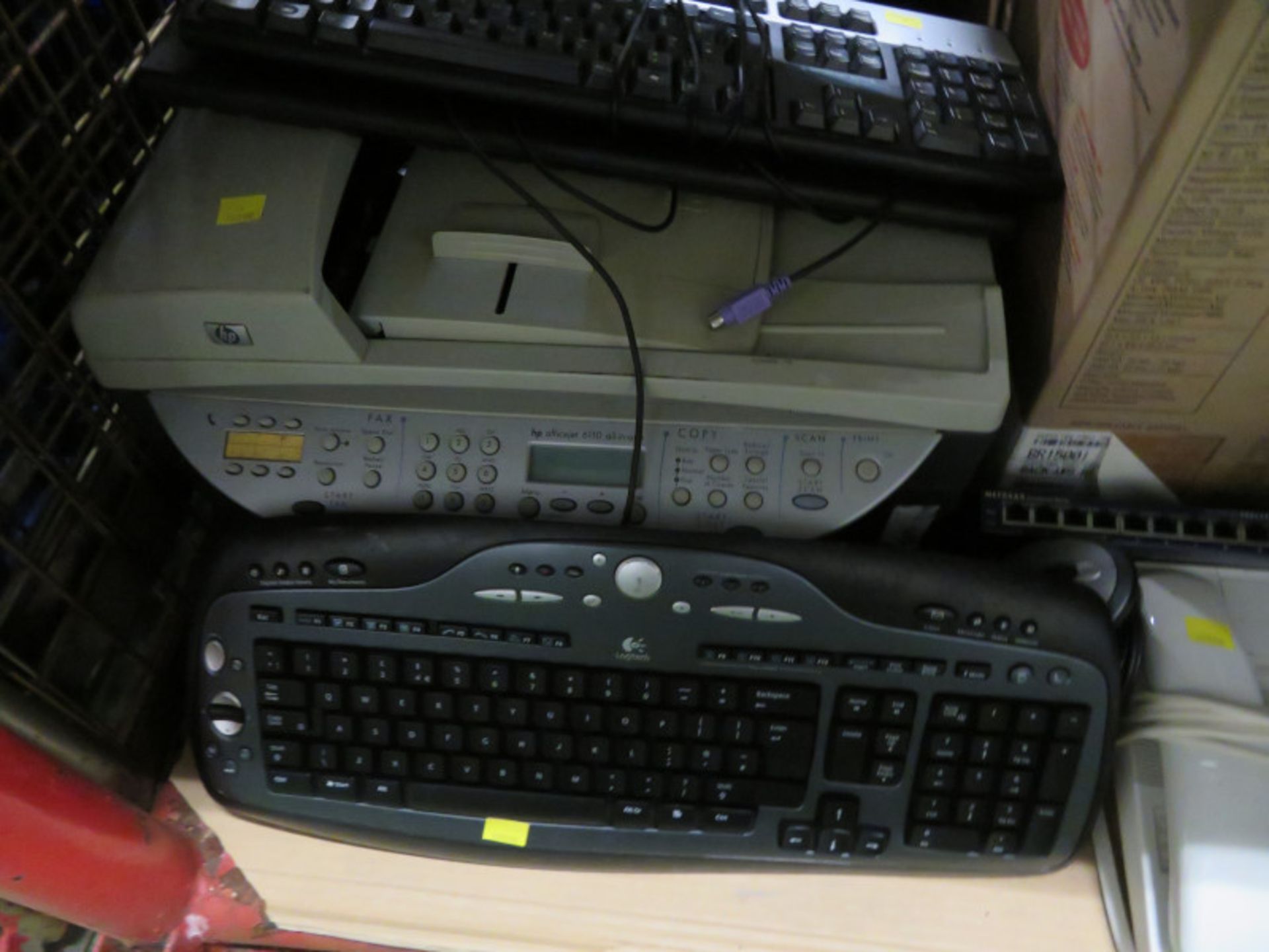Office equipment - Monitors, keyboards, office drawers - Image 3 of 6
