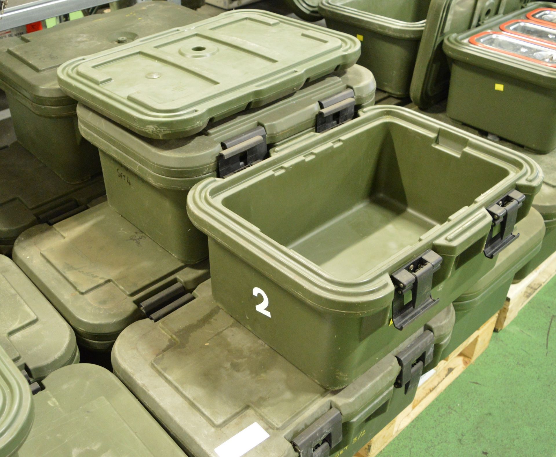 8x Cambro Green Plastic Food Containers L650 x W440 x H310mm - Image 2 of 2