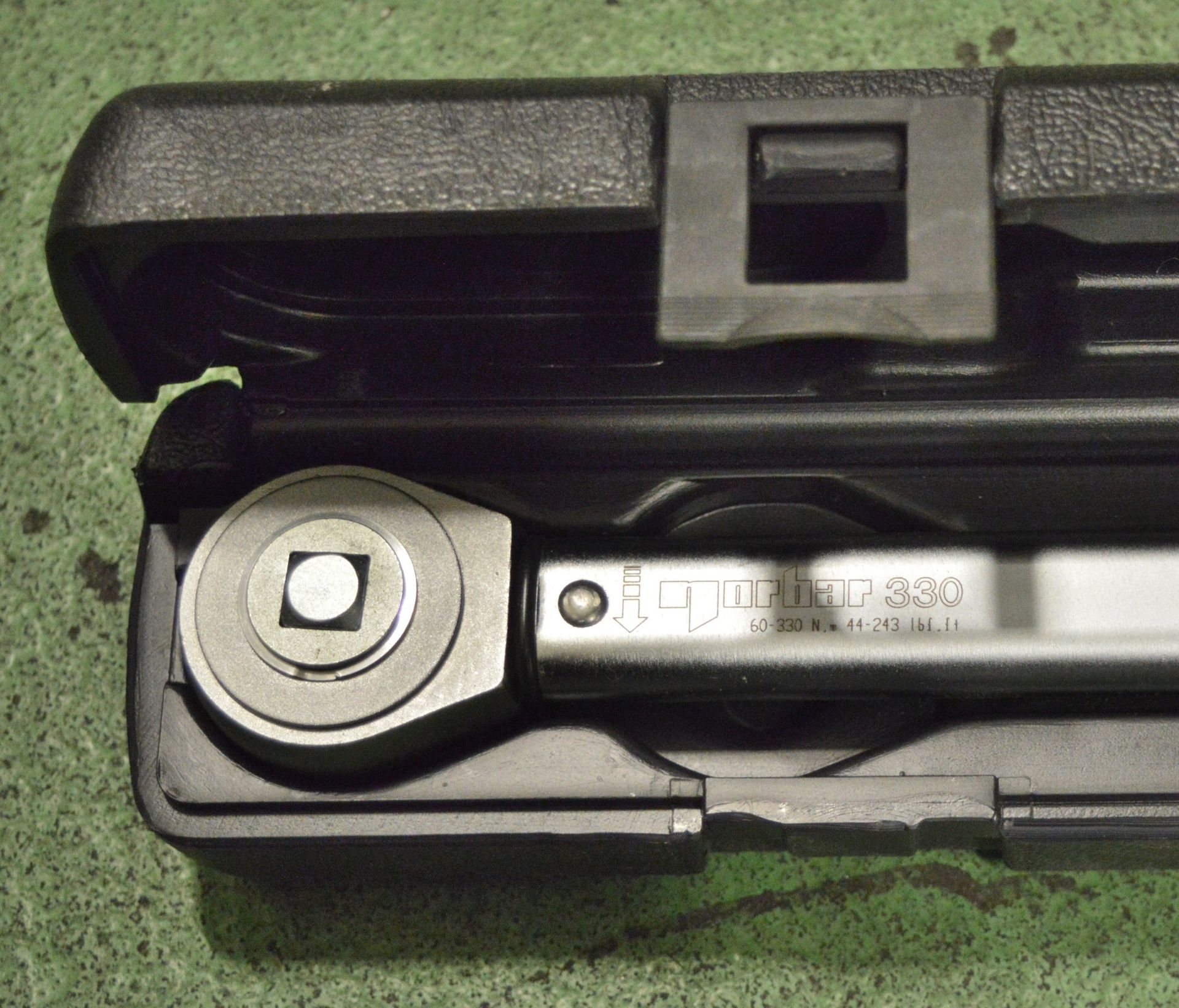 Norbar 330 Torque Wrench 45-250 ibf ft - Image 2 of 2