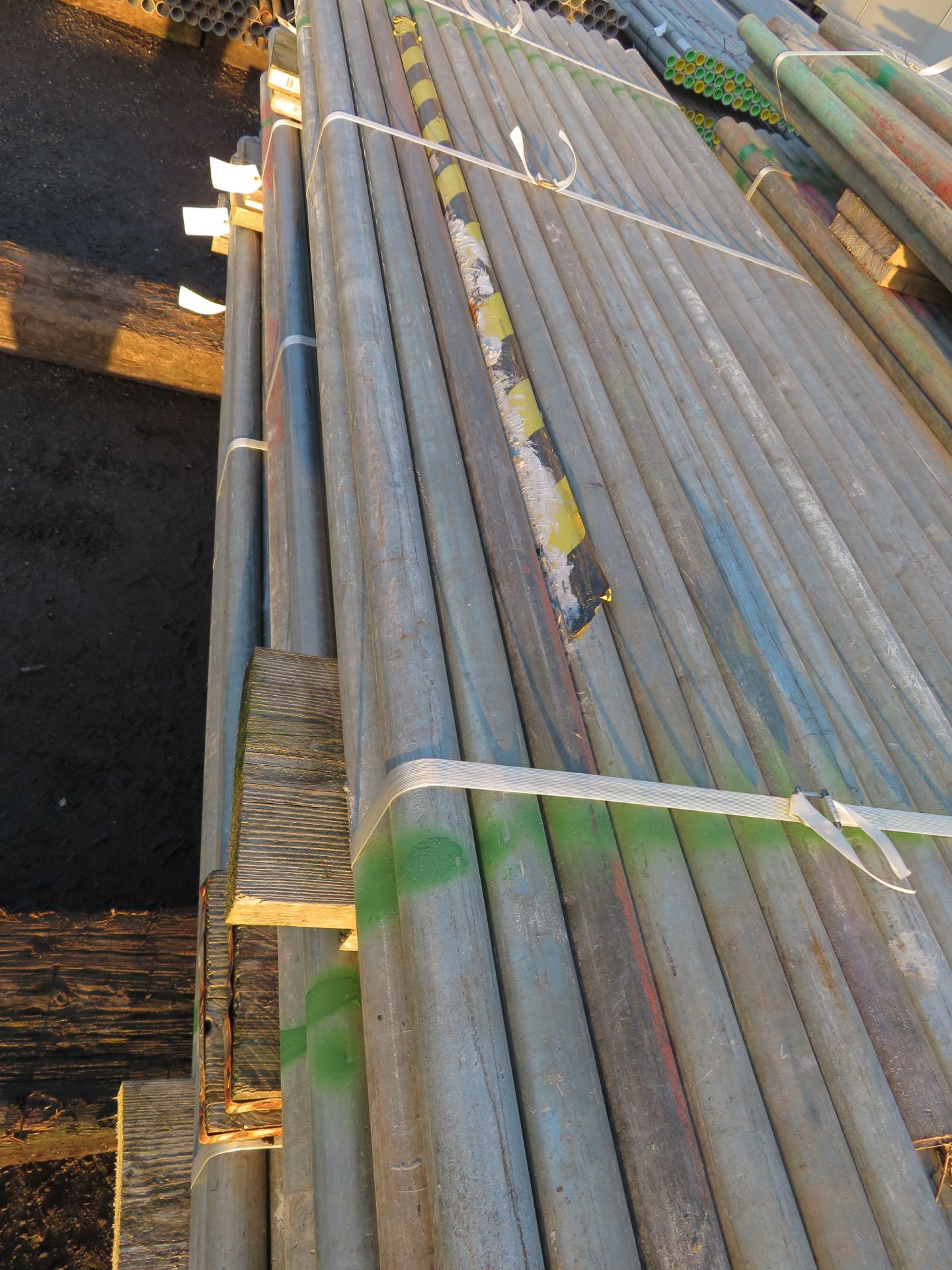 200x Various Length Galvanised Steel Scaffolding Poles. Lengths Range Between 8ft - 8.5ft. - Image 5 of 6