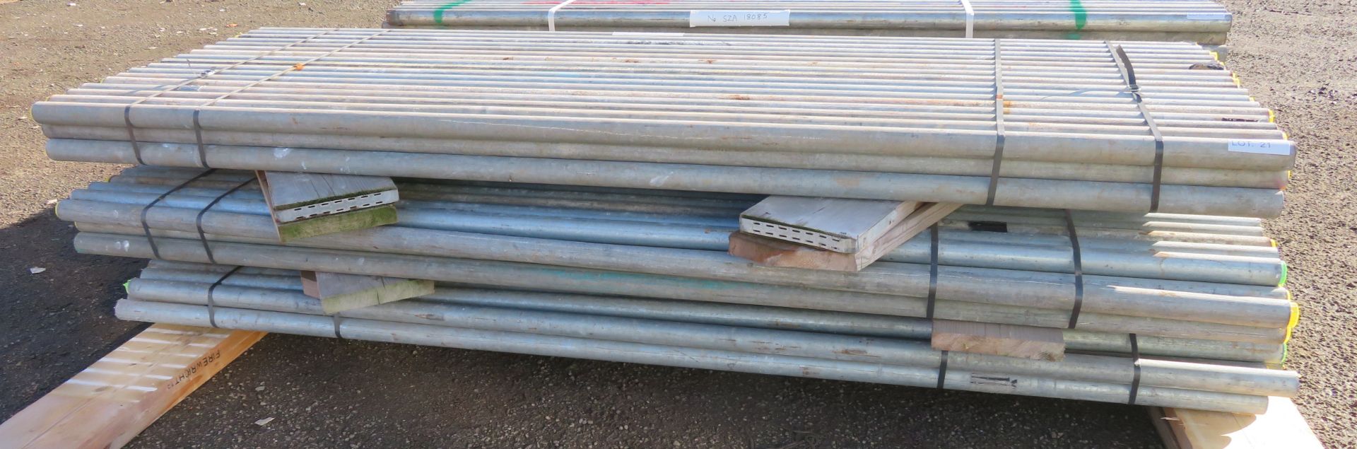 150x 8ft Galvanised Steel Scaffolding Poles 48mm Diameter x 4mm Thick.