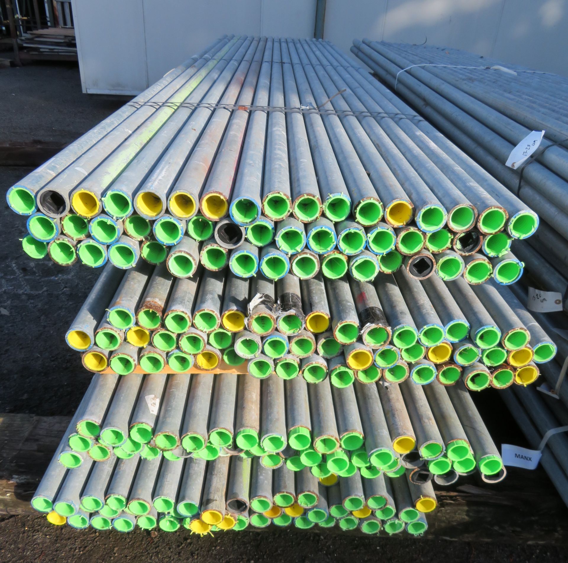 200x 13ft Galvanised Steel Scaffolding Poles 48mm Diameter x 4mm Thick. - Image 3 of 4