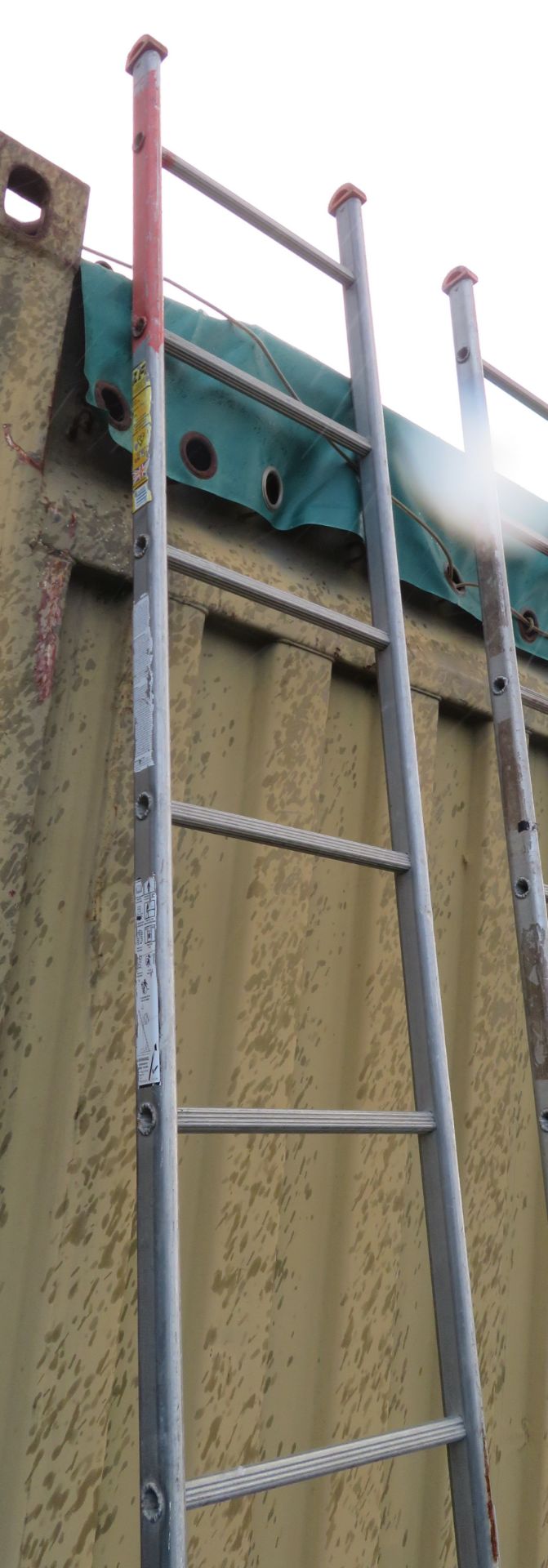 1x Aluminium 3m 10 Rung Scaffolding Ladder. - Image 2 of 3