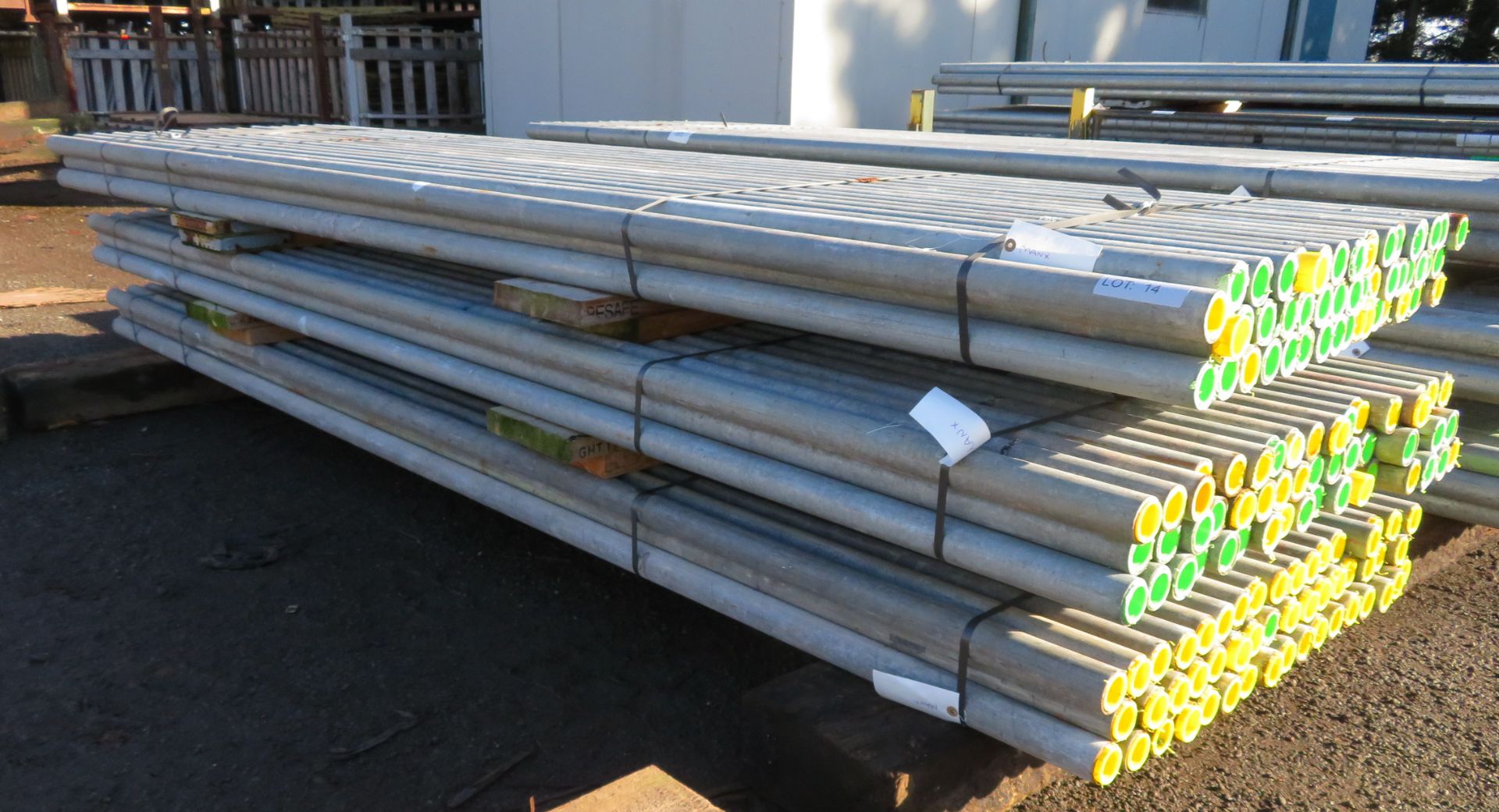 150x 10ft Galvanised Steel Scaffolding Poles 48mm Diameter x 4mm Thick. - Image 2 of 4