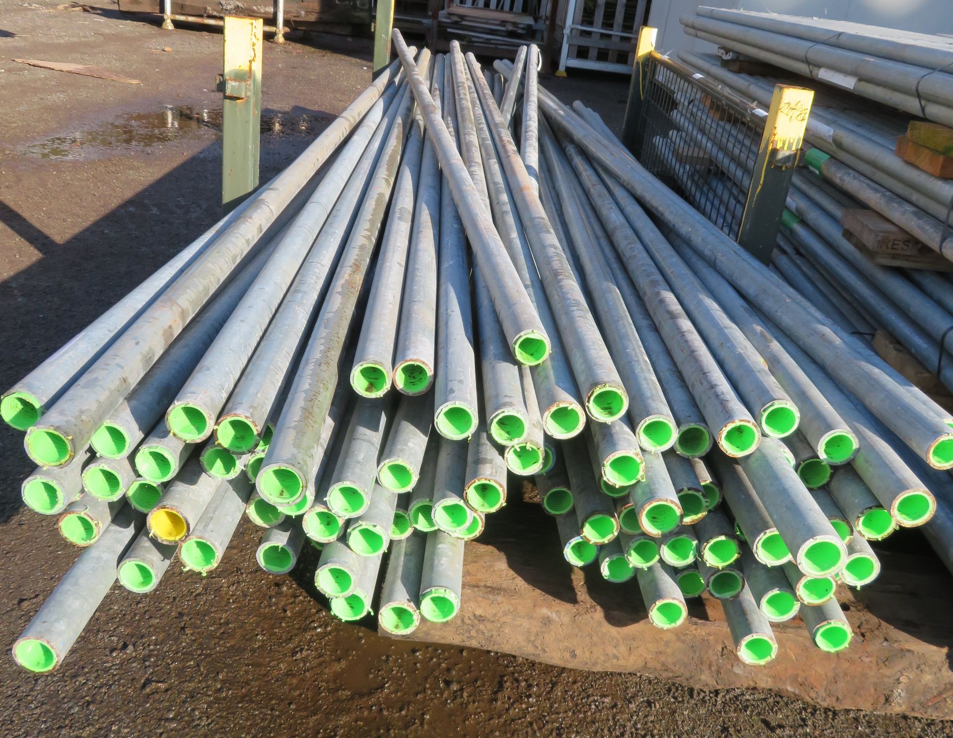 100x 13ft Galvanised Steel Scaffolding Poles 48mm Diameter x 4mm Thick. - Image 3 of 4