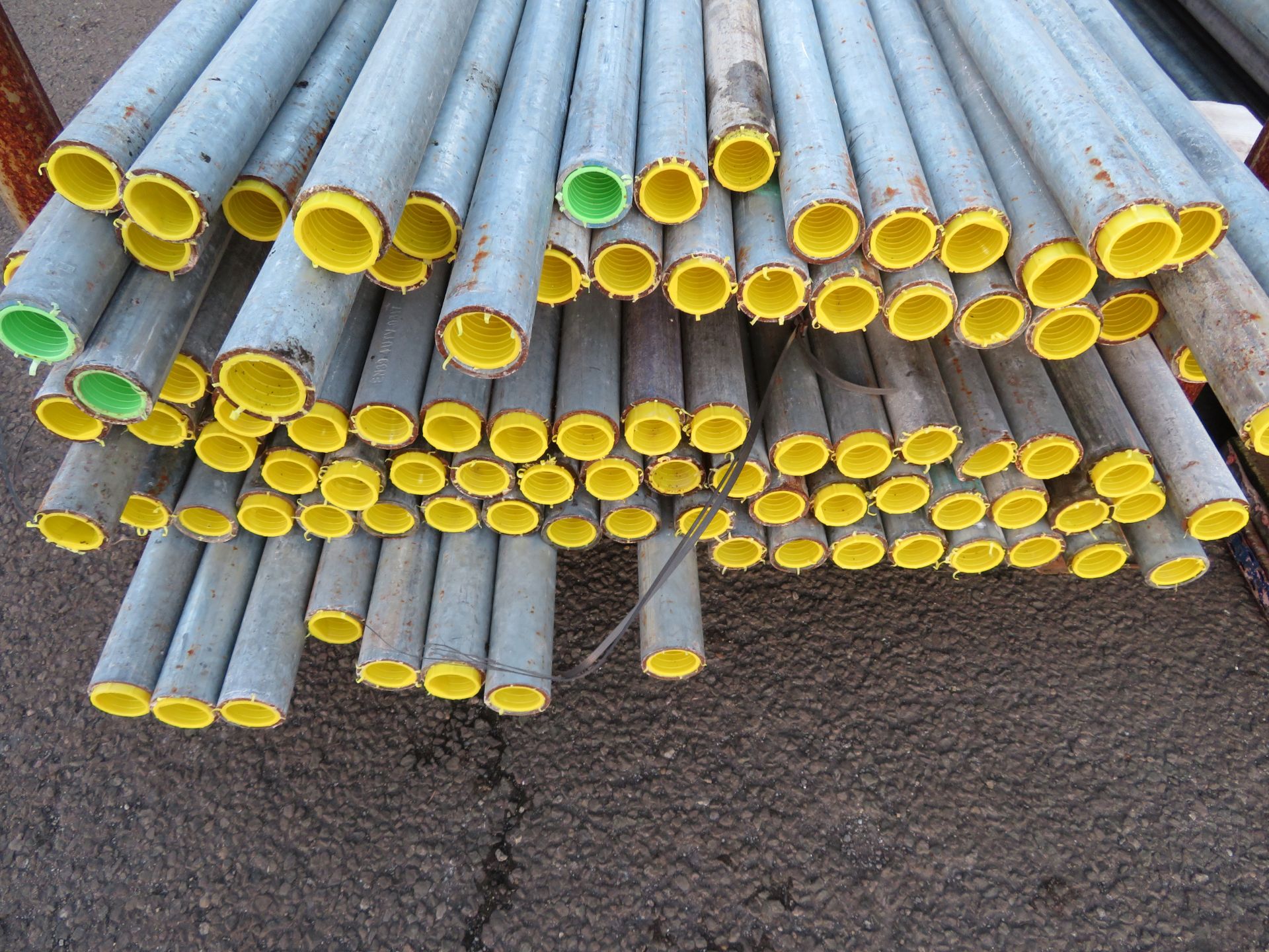 100x Various Length Galvanised Steel Scaffolding Poles. Lengths Range Between 5.5t - 6ft. - Image 4 of 4