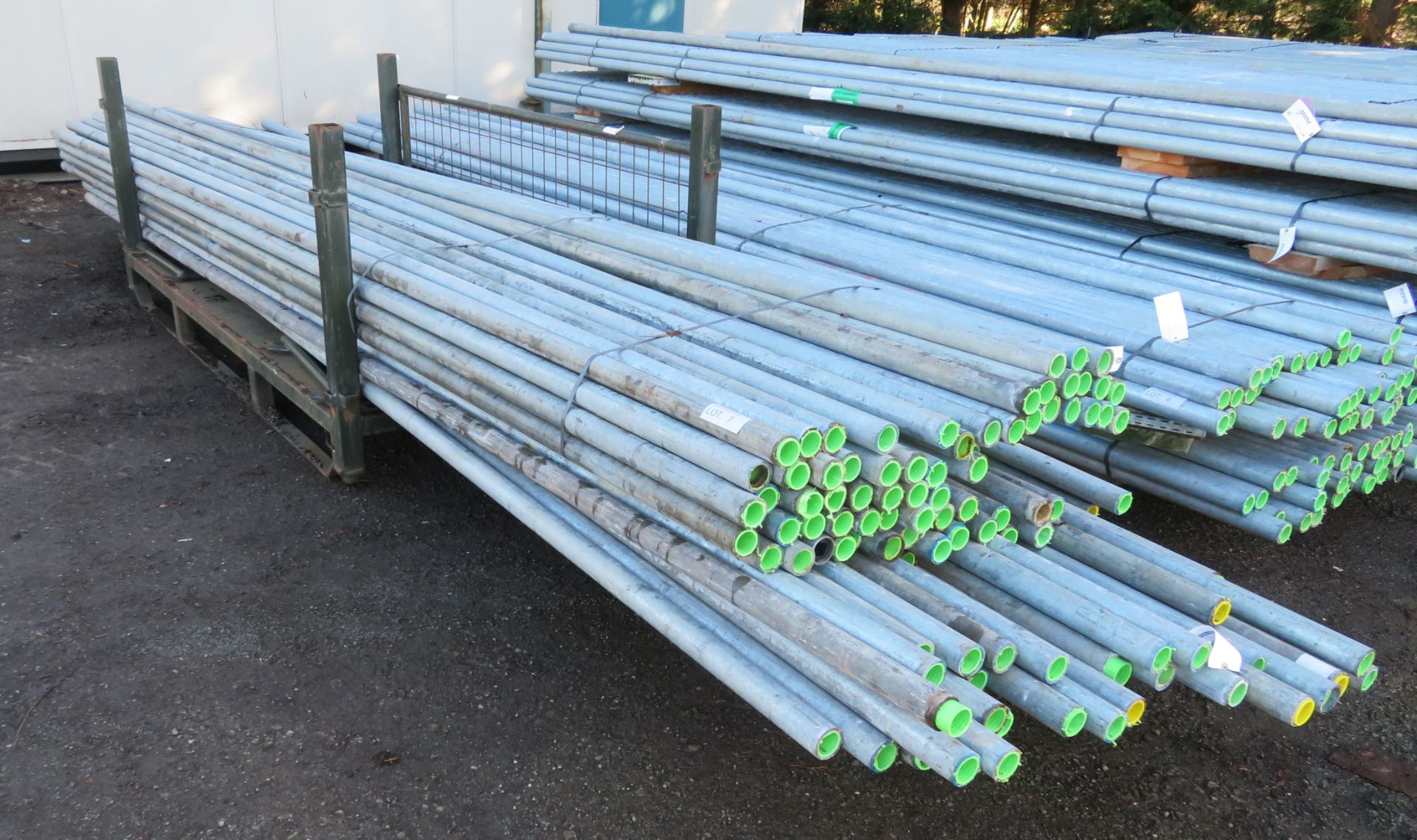 100x 16ft Galvanised Steel Scaffolding Poles 48mm Diameter x 4mm Thick. - Image 2 of 4
