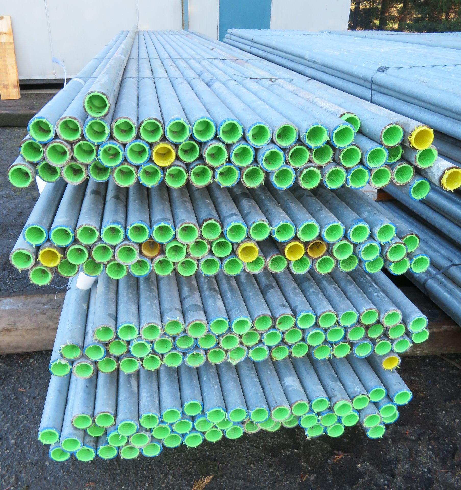 200x 16ft Galvanised Steel Scaffolding Poles 48mm Diameter x 4mm Thick. - Image 3 of 4