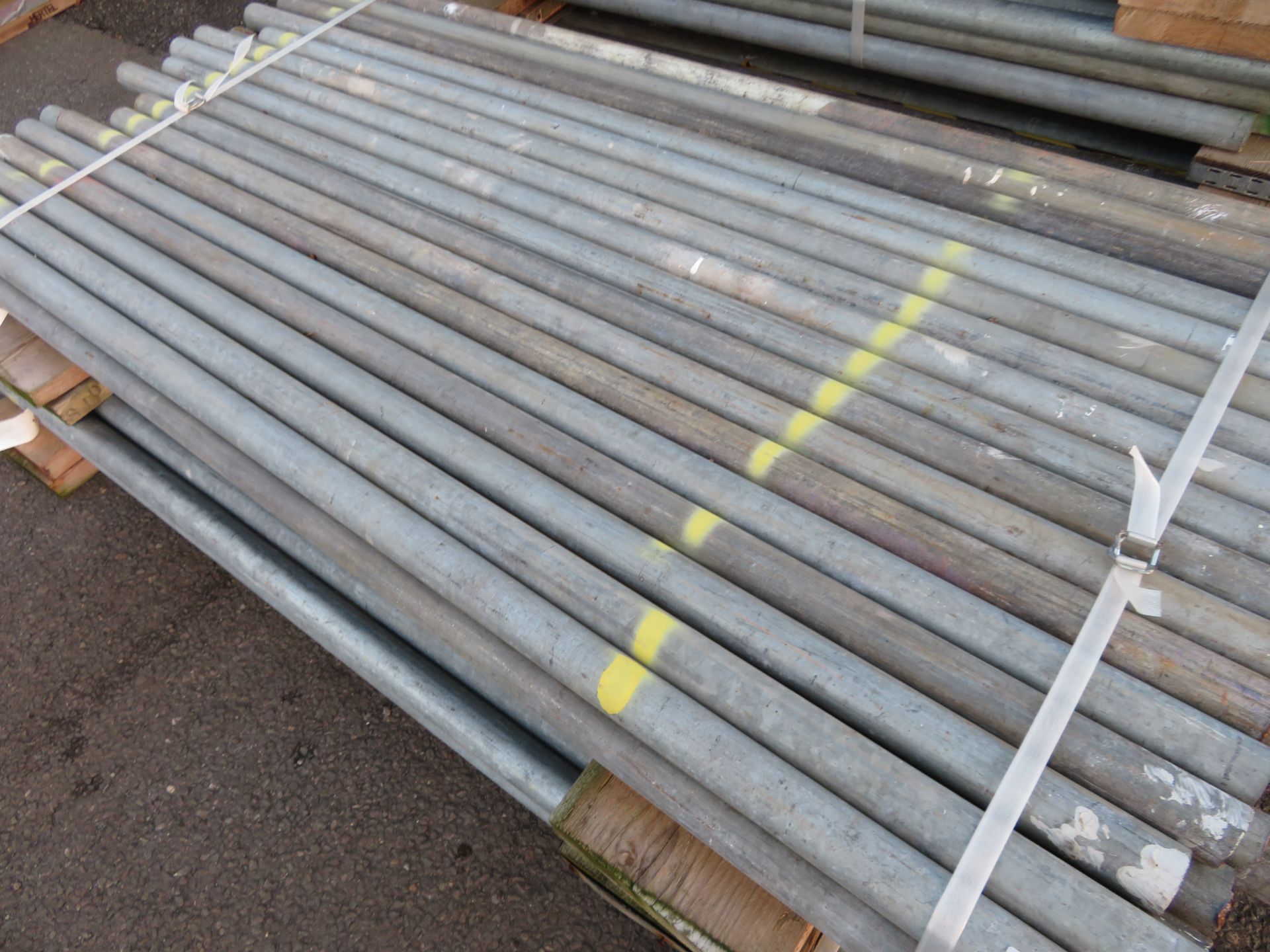 100x Various Length Galvanised Steel Scaffolding Poles. Lengths Range Between 6.5ft - 5.5ft. - Image 4 of 5