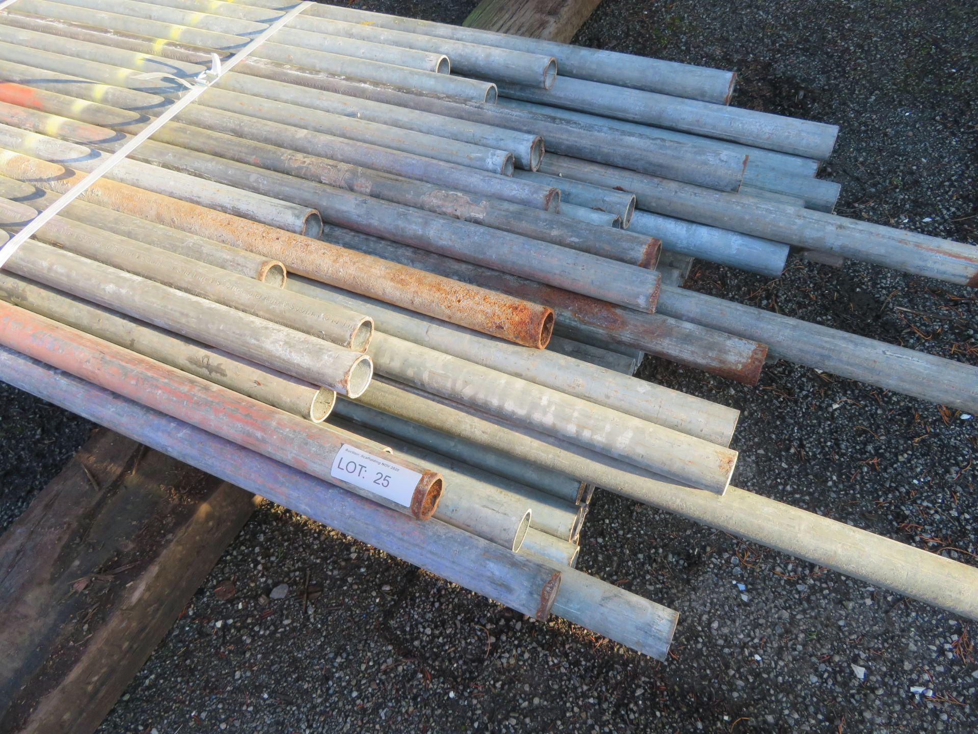100x Various Length Galvanised Steel Scaffolding Poles. Lengths Range Between 16ft - 14ft. - Image 4 of 5